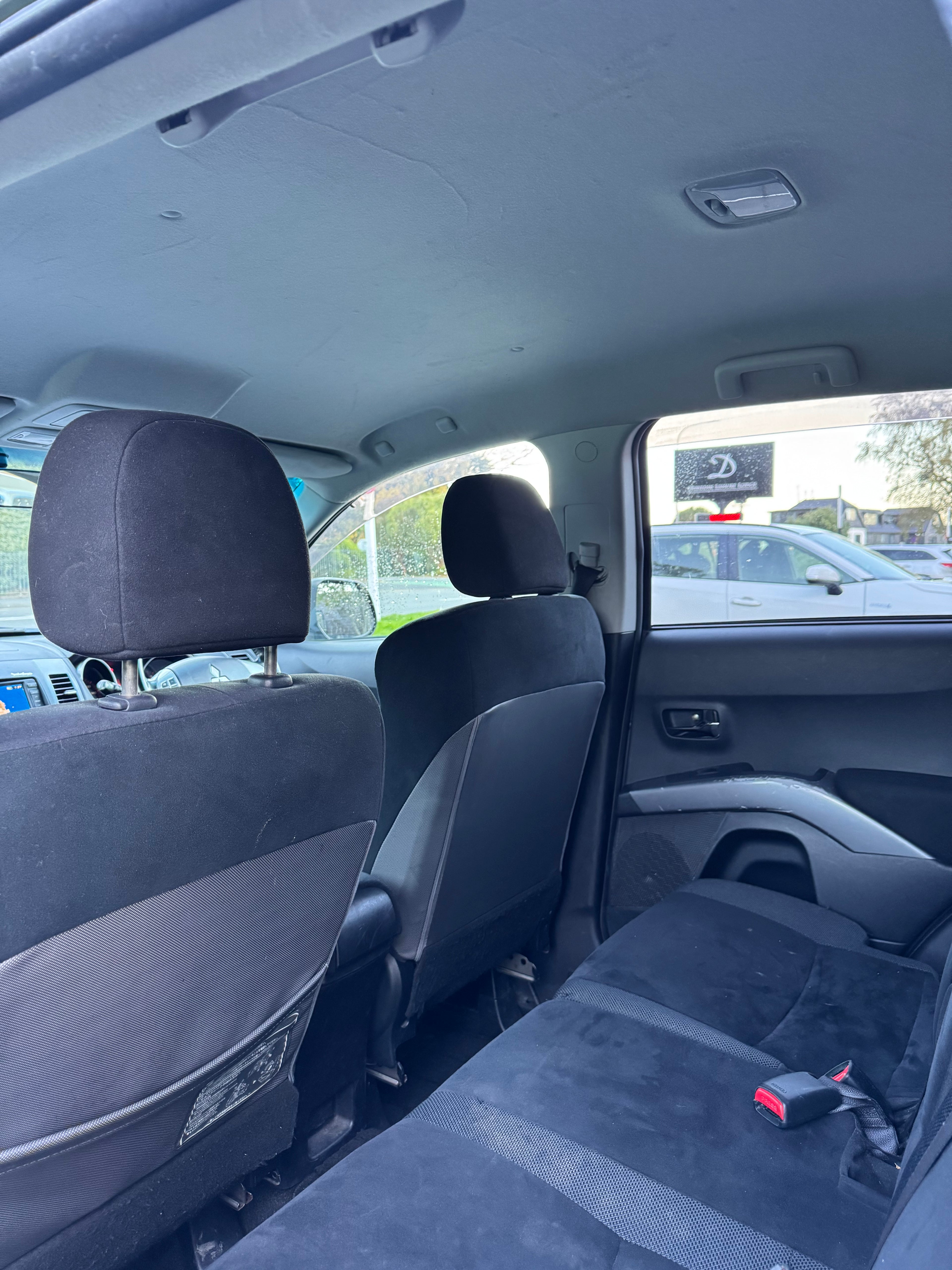 2007 Mitsubishi Outlander - 7 Seater!