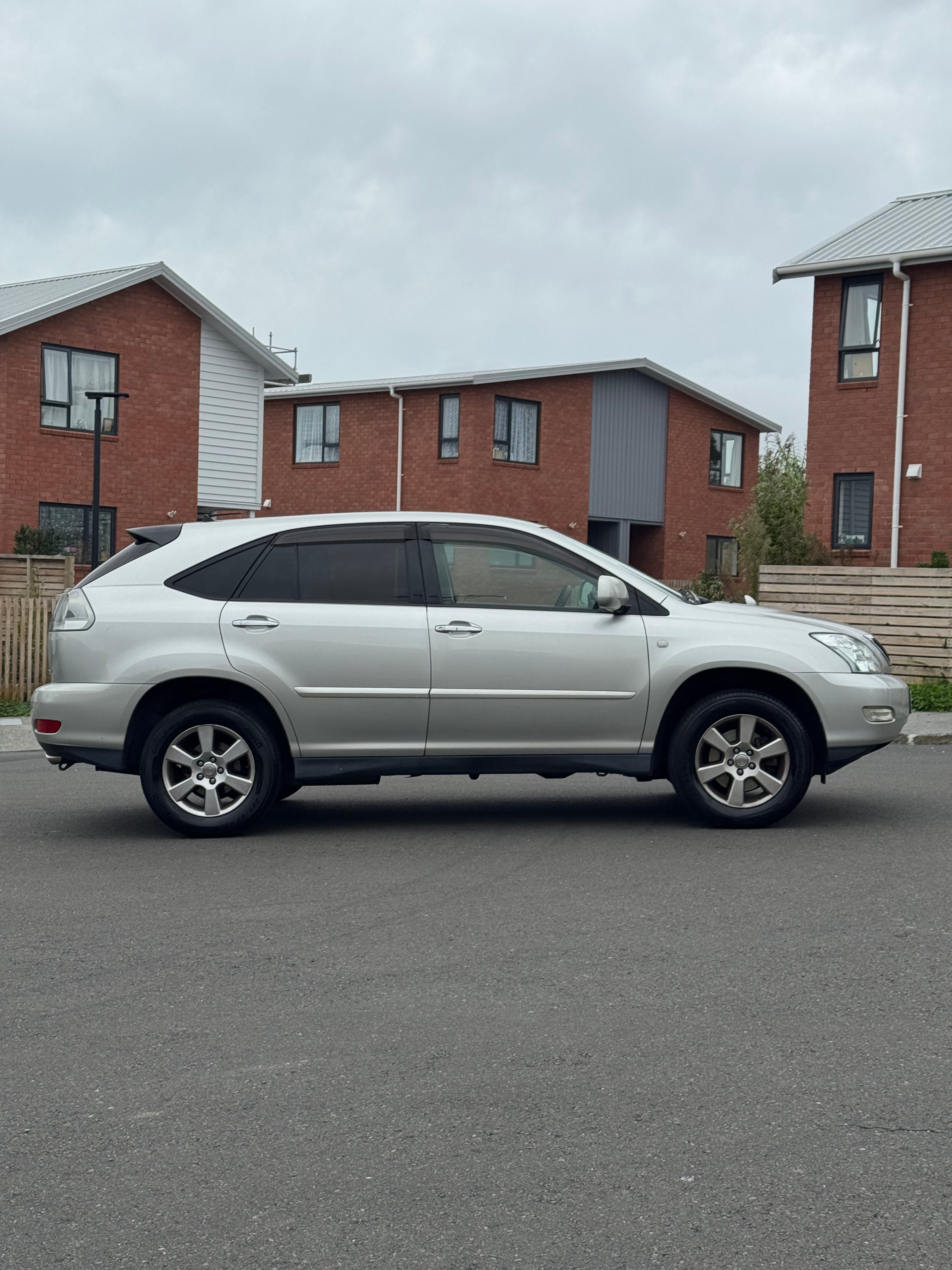 2007 Toyota Harrier - Low Kms!