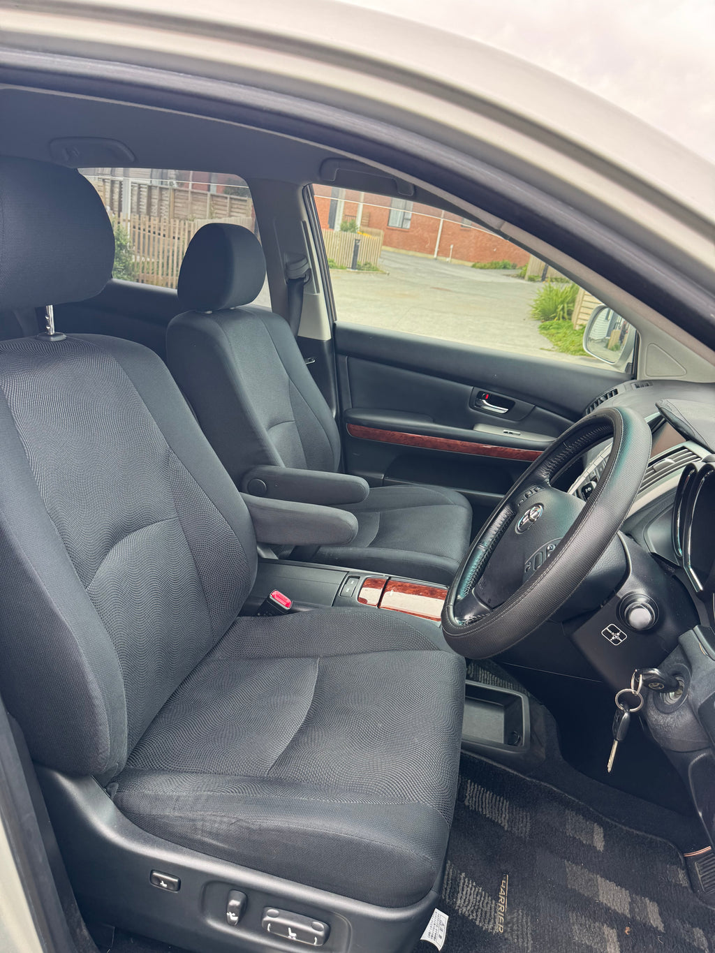 2007 Toyota Harrier - Low Kms!