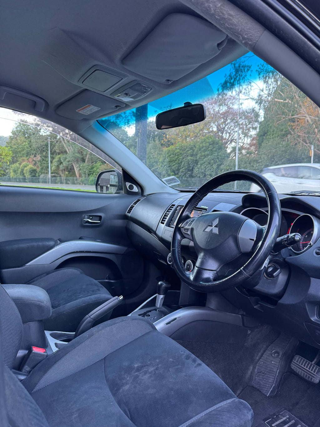 2007 Mitsubishi Outlander - 7 Seater!