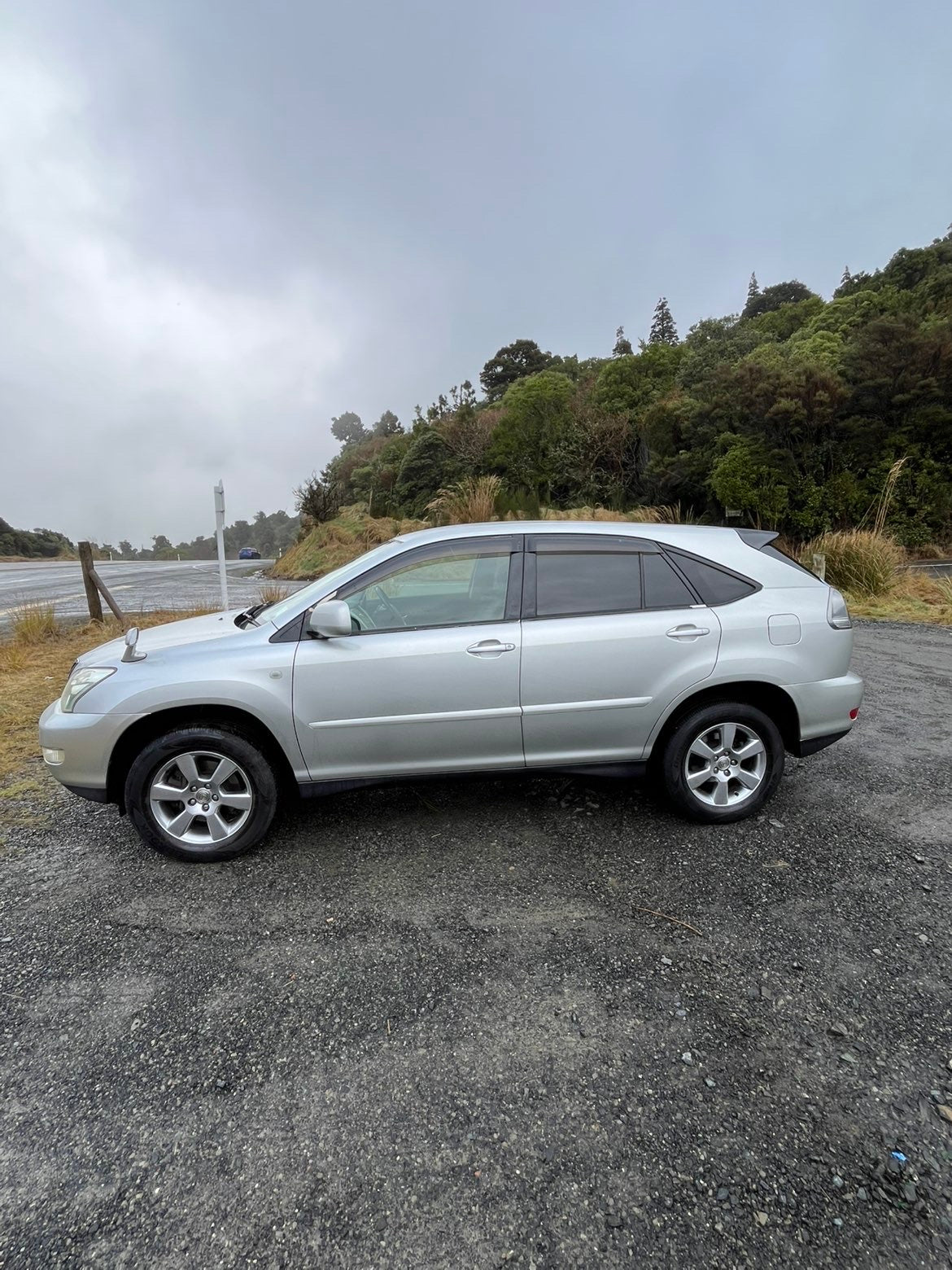 2005 Toyota Harrier 240G AWD - Low Kms!