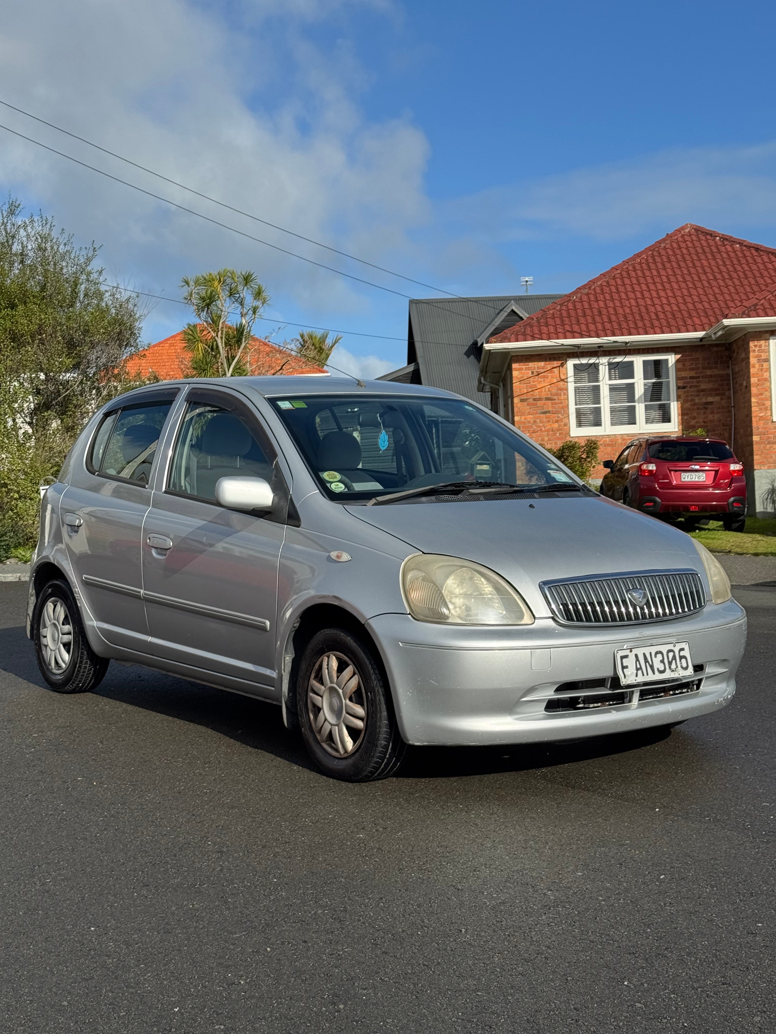 2000 Toyota Vitz Clavia – Low KMs