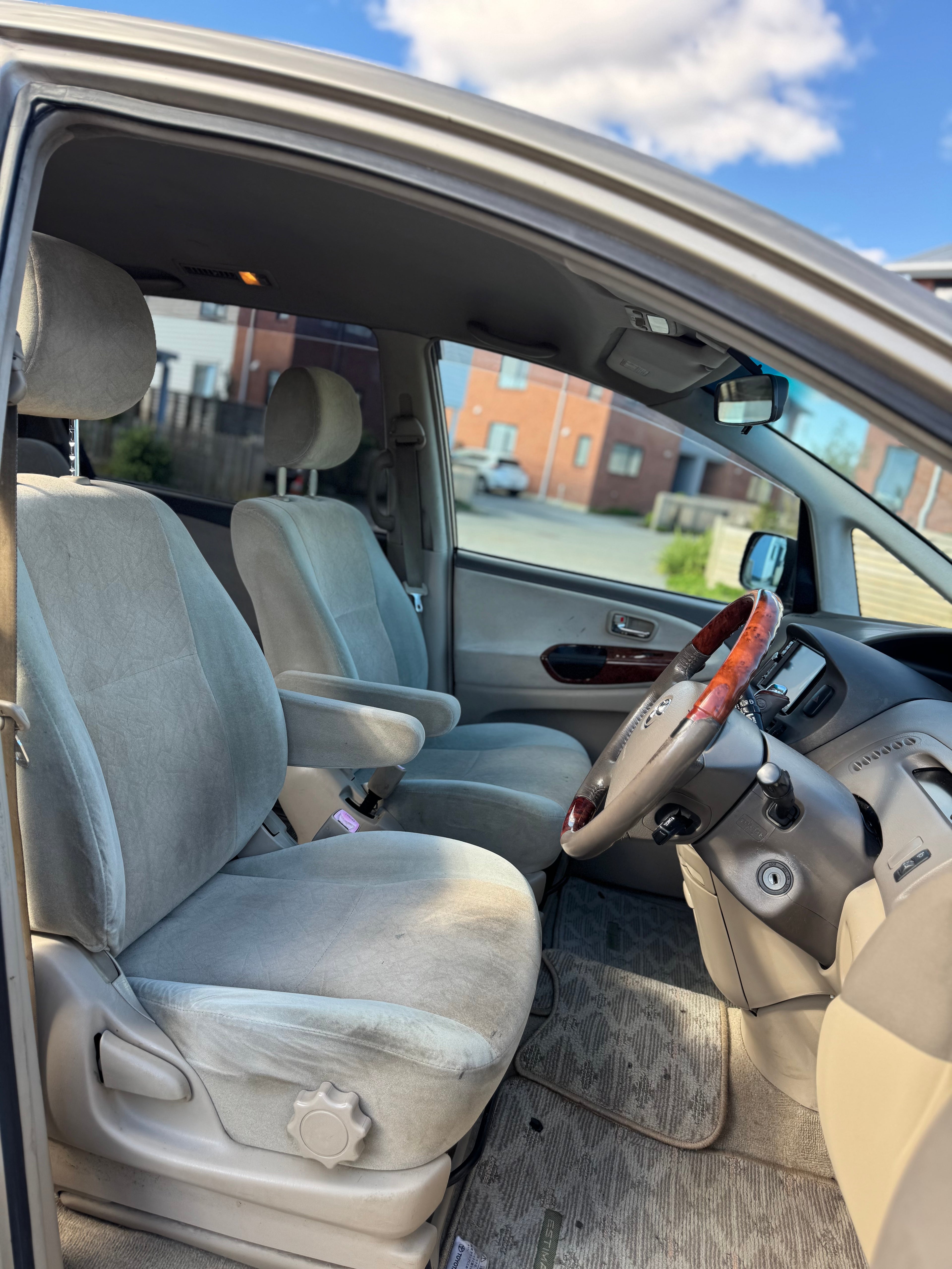 2004 Toyota Estima - G Edition