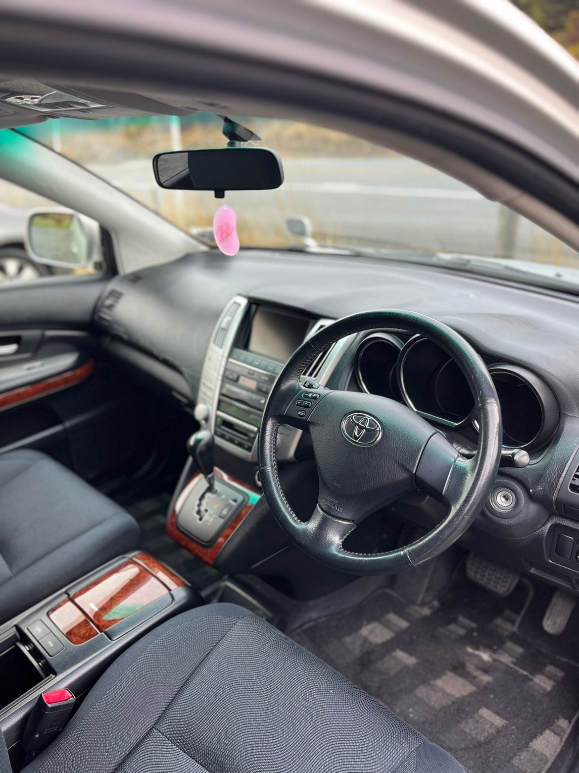 2005 Toyota Harrier 240G AWD - Low Kms!