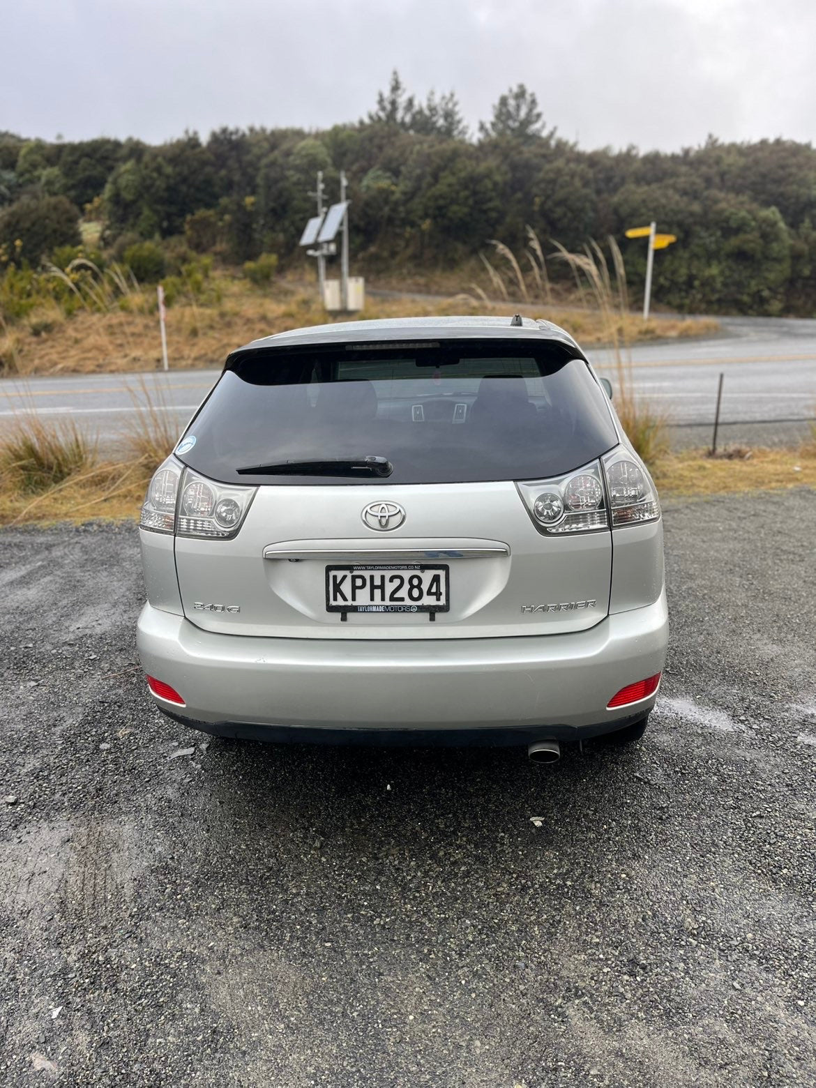 2005 Toyota Harrier 240G AWD - Low Kms!