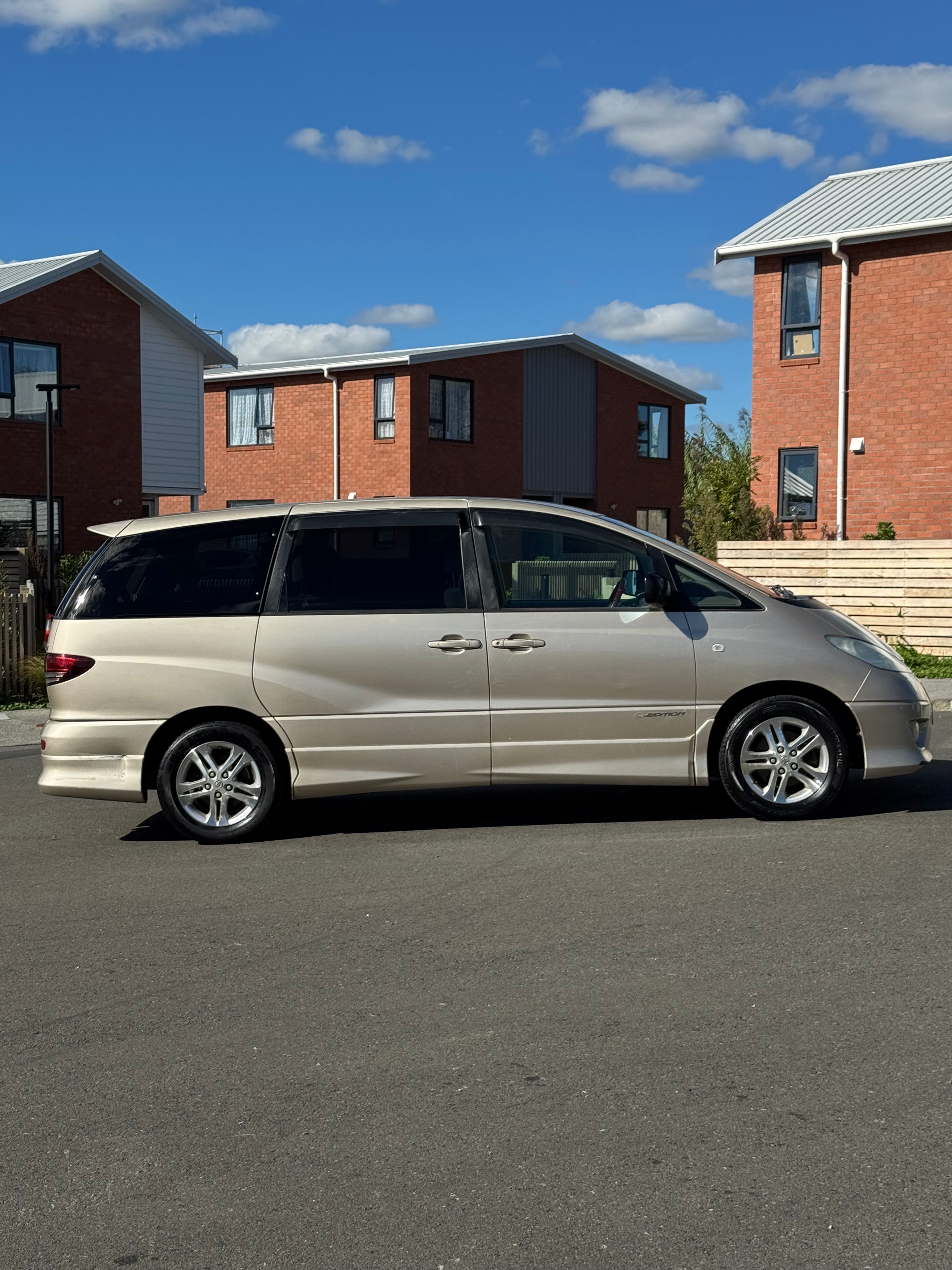 2004 Toyota Estima - G Edition