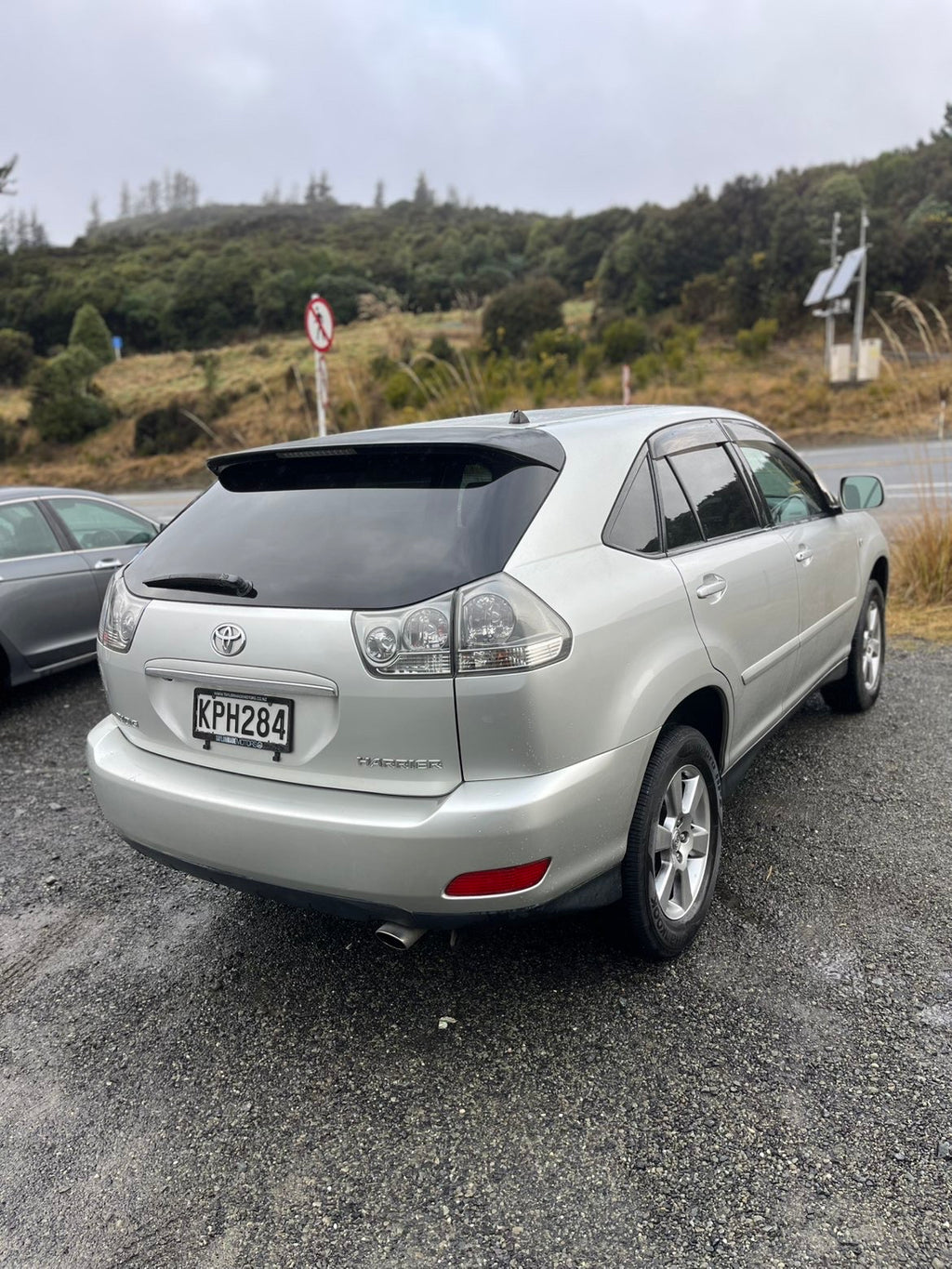 2005 Toyota Harrier 240G AWD - Low Kms!