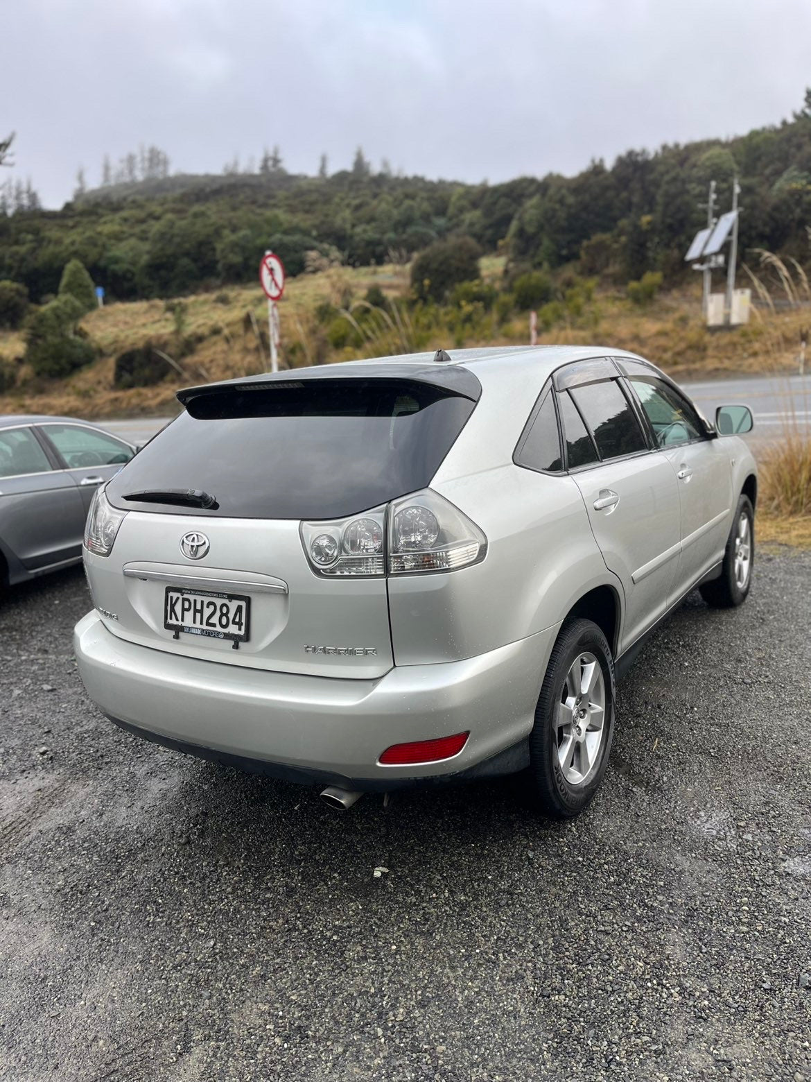 2005 Toyota Harrier 240G AWD - Low Kms!
