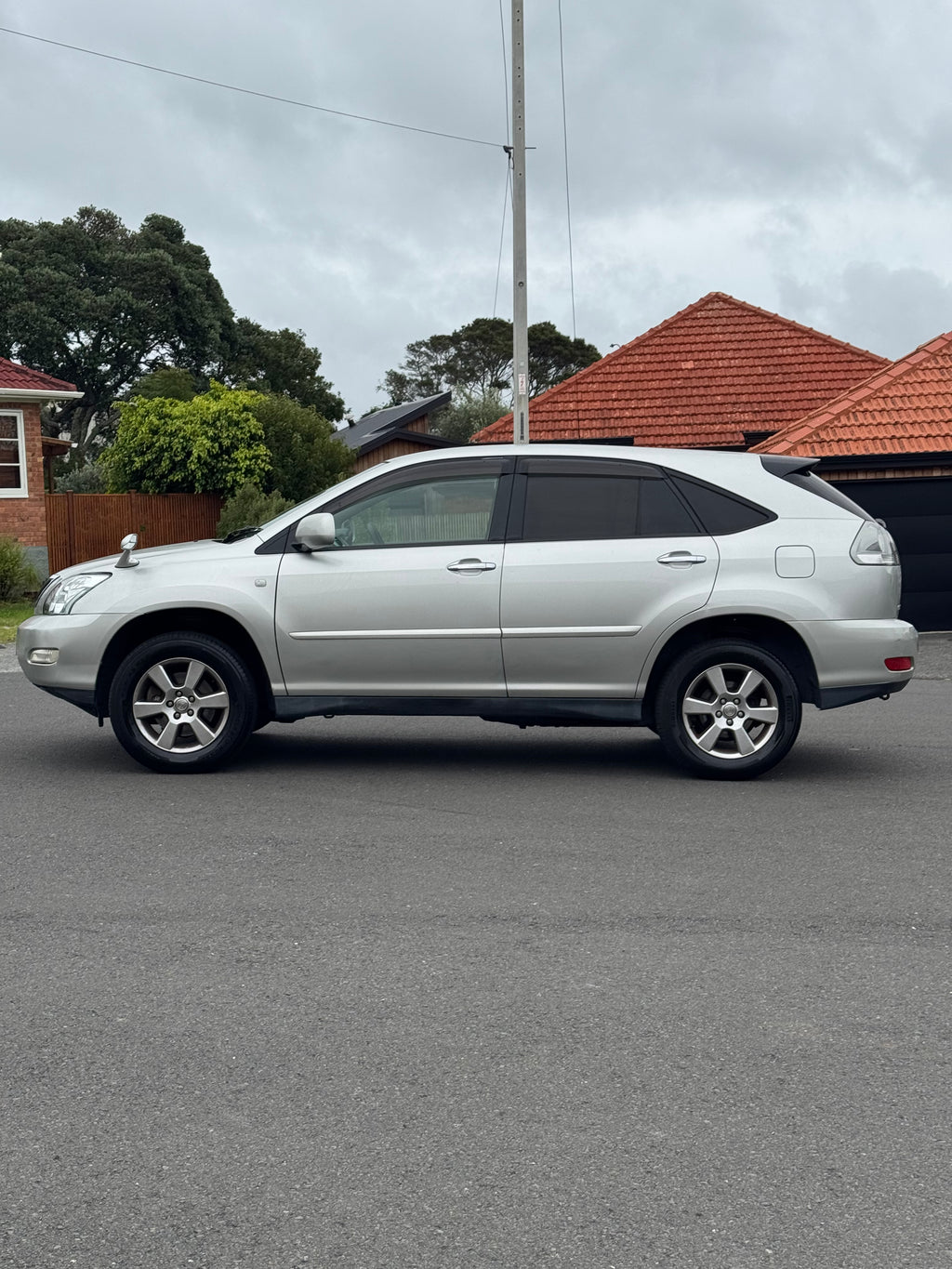 2007 Toyota Harrier - Low Kms!