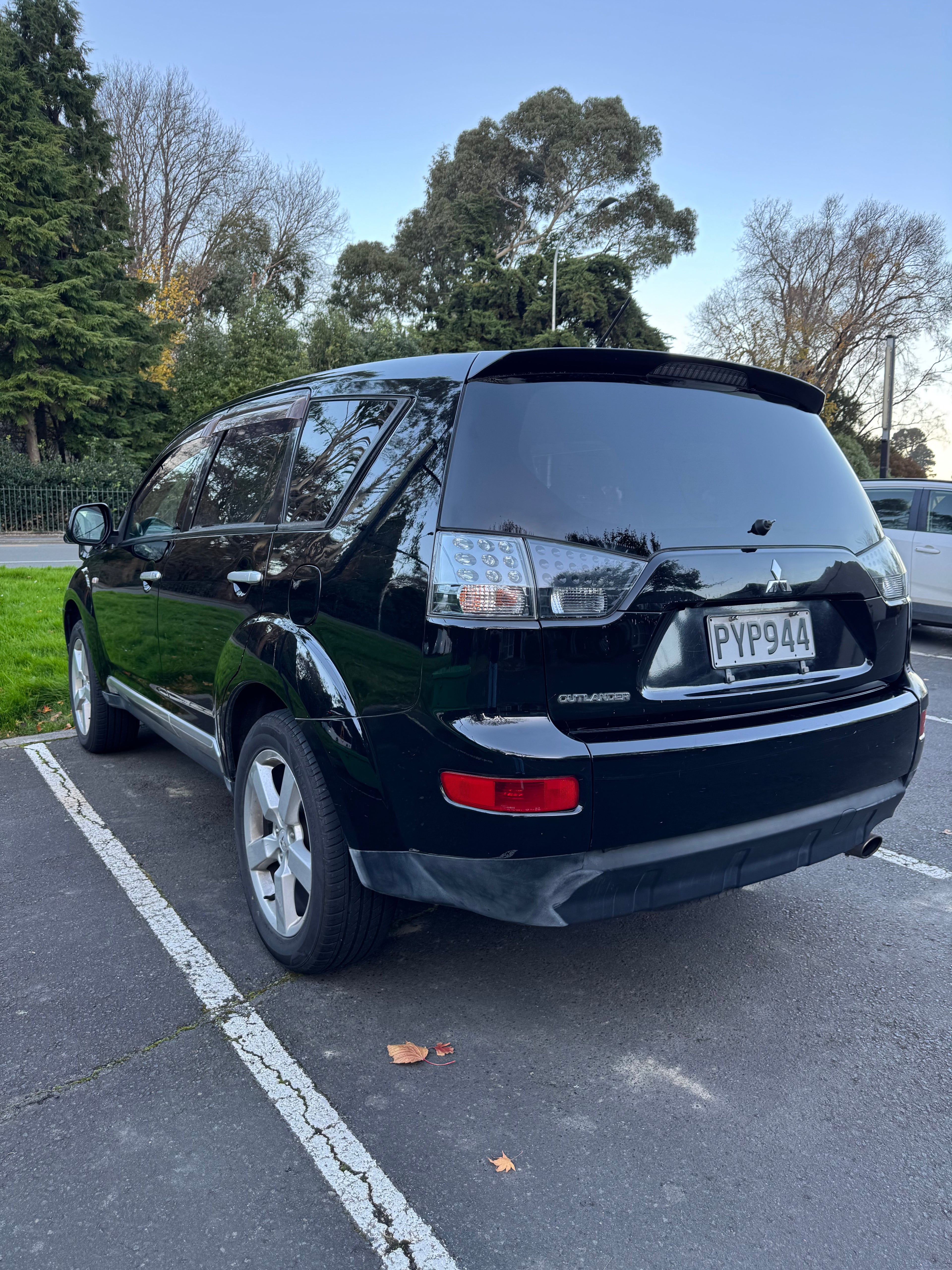 2007 Mitsubishi Outlander - 7 Seater!