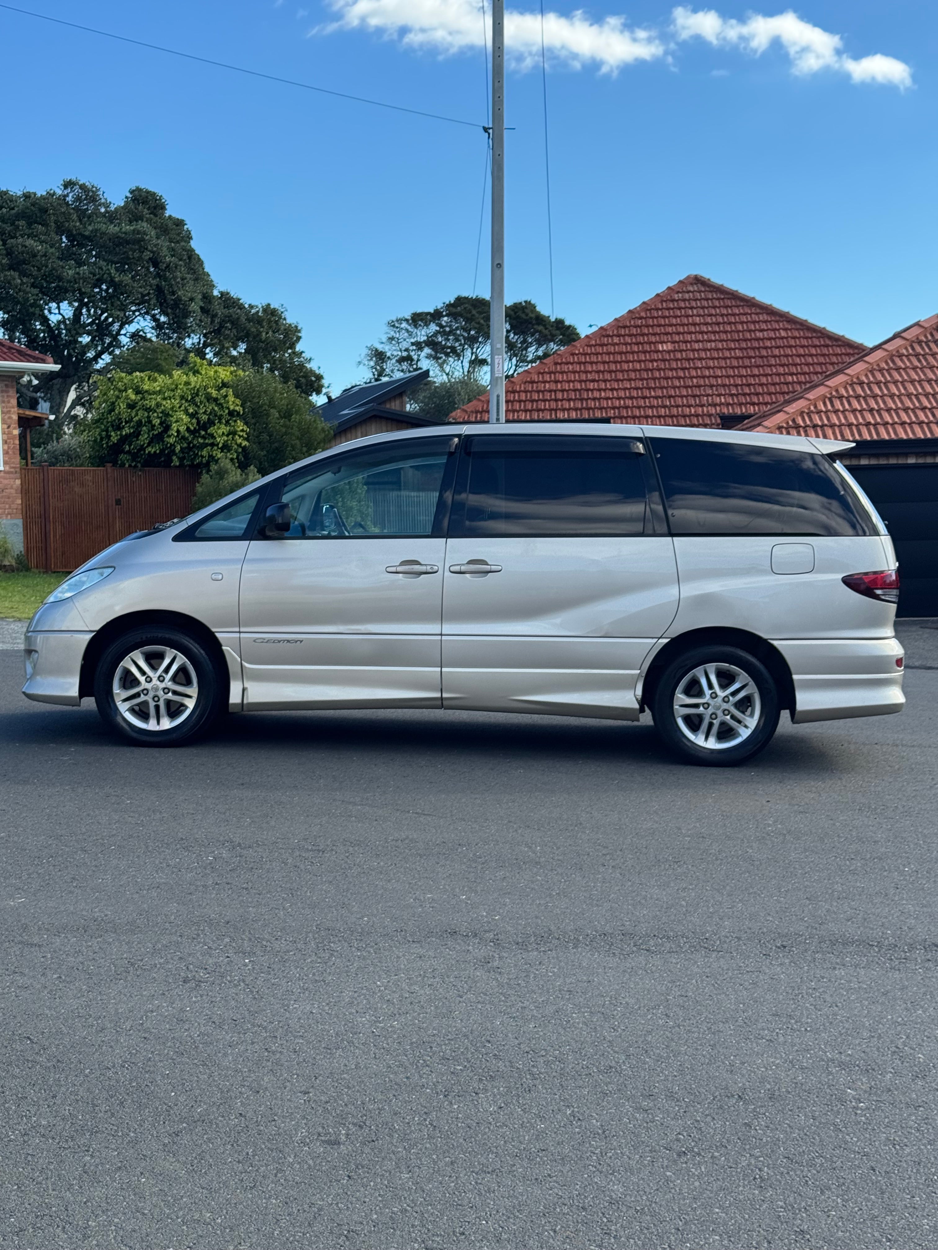 2004 Toyota Estima - G Edition