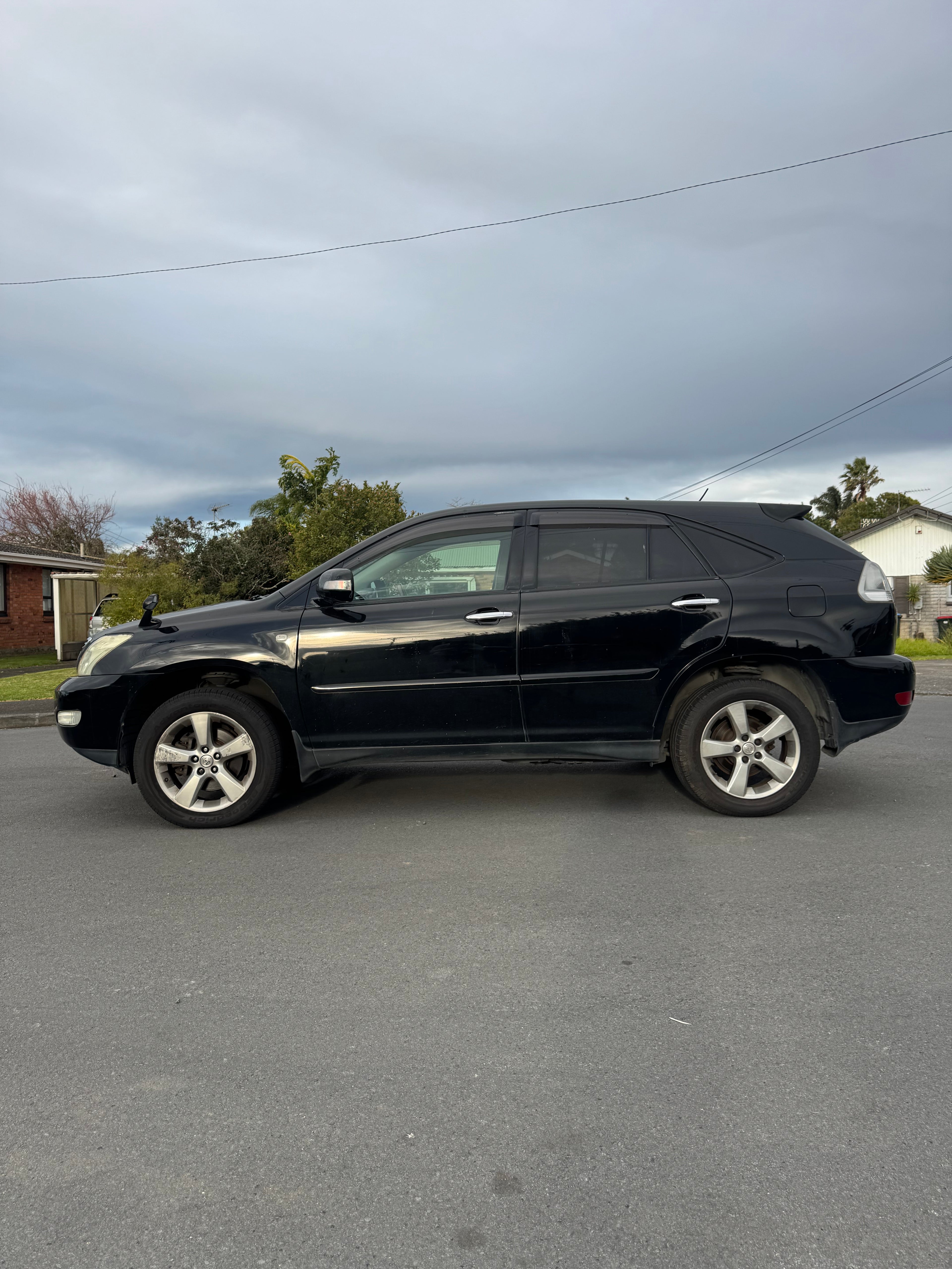 2007 Toyota Harrier 350G - Heated Leather Seats!