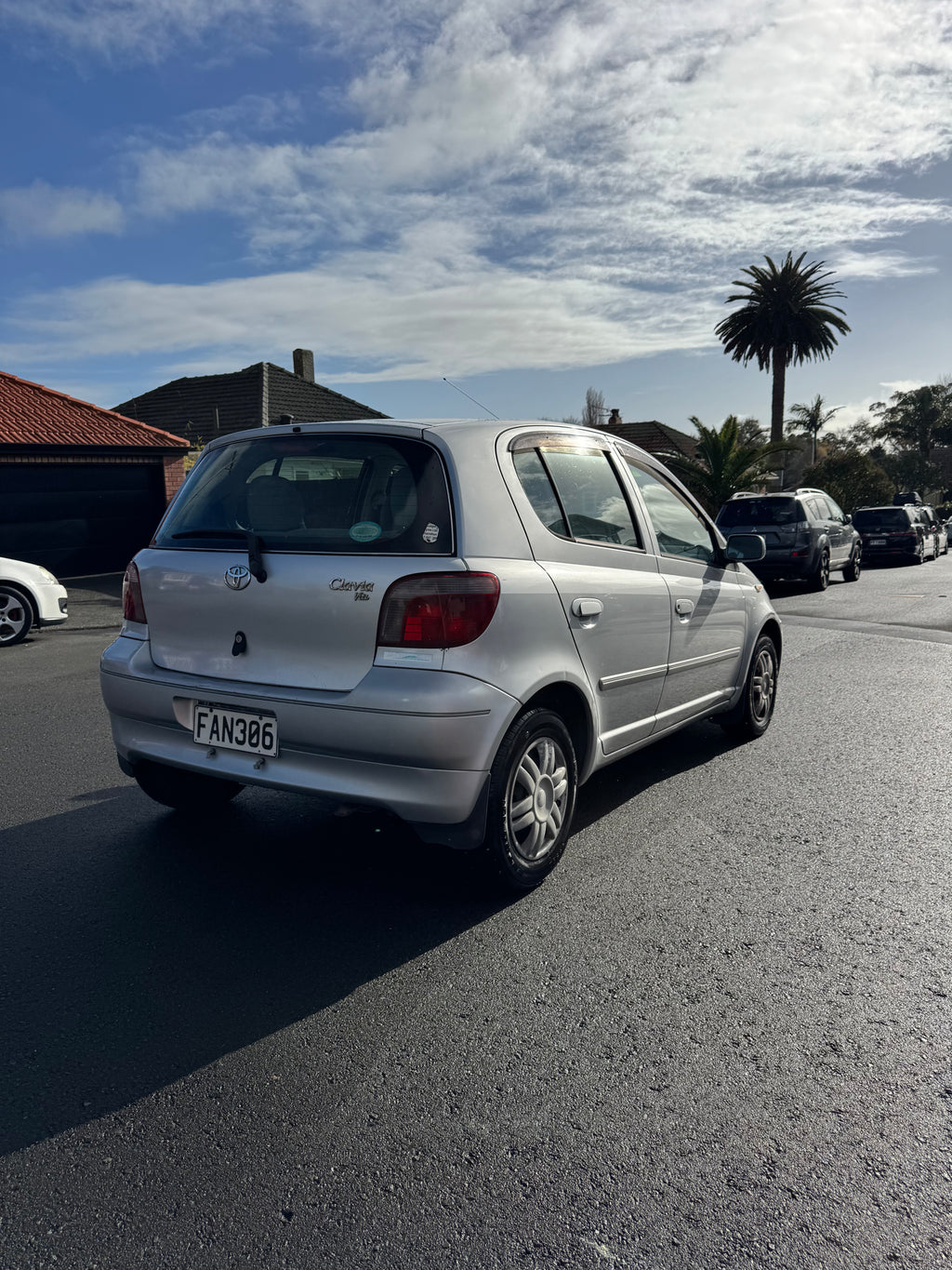 2000 Toyota Vitz Clavia – Low KMs