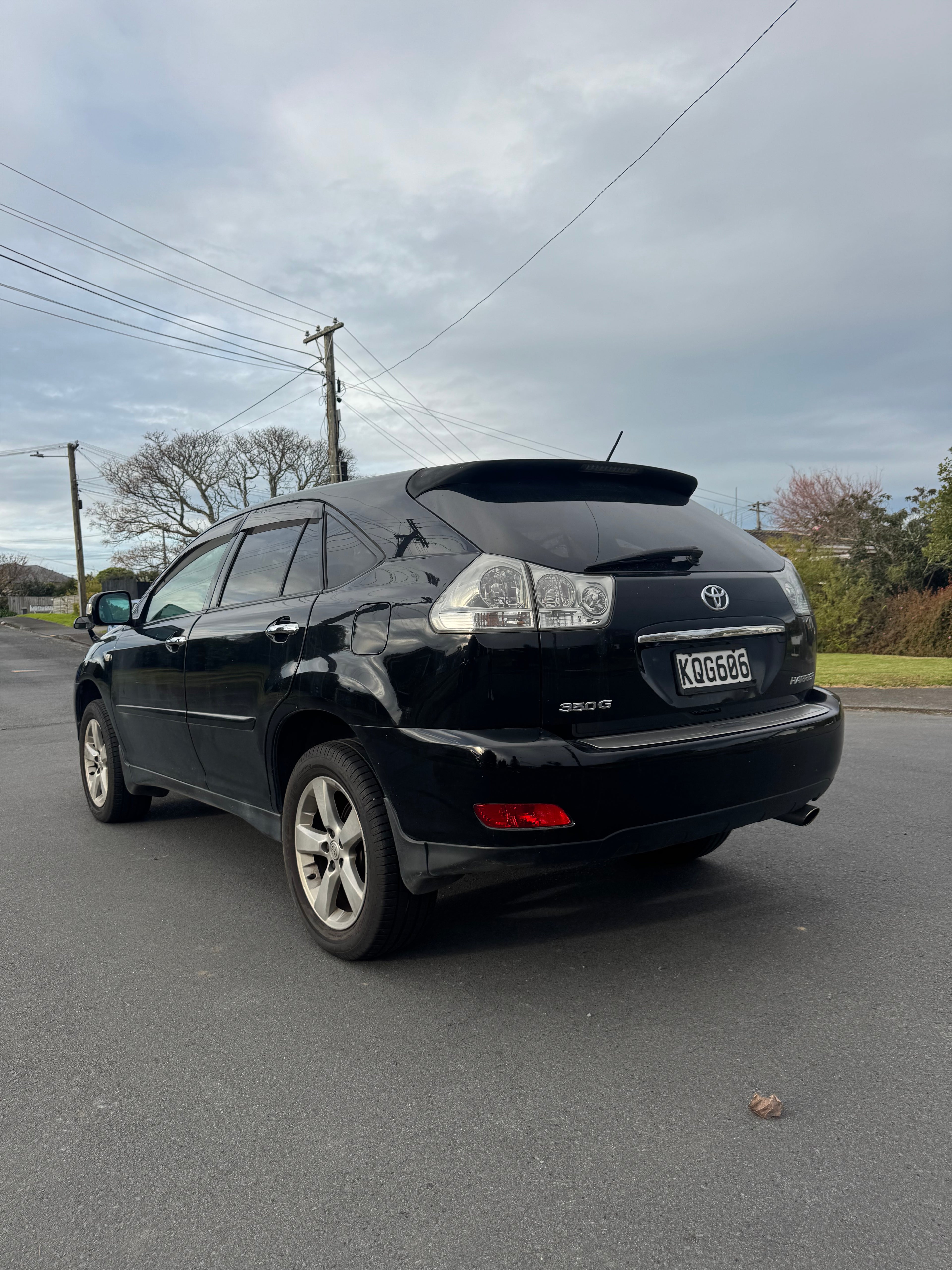 2007 Toyota Harrier 350G - Heated Leather Seats!