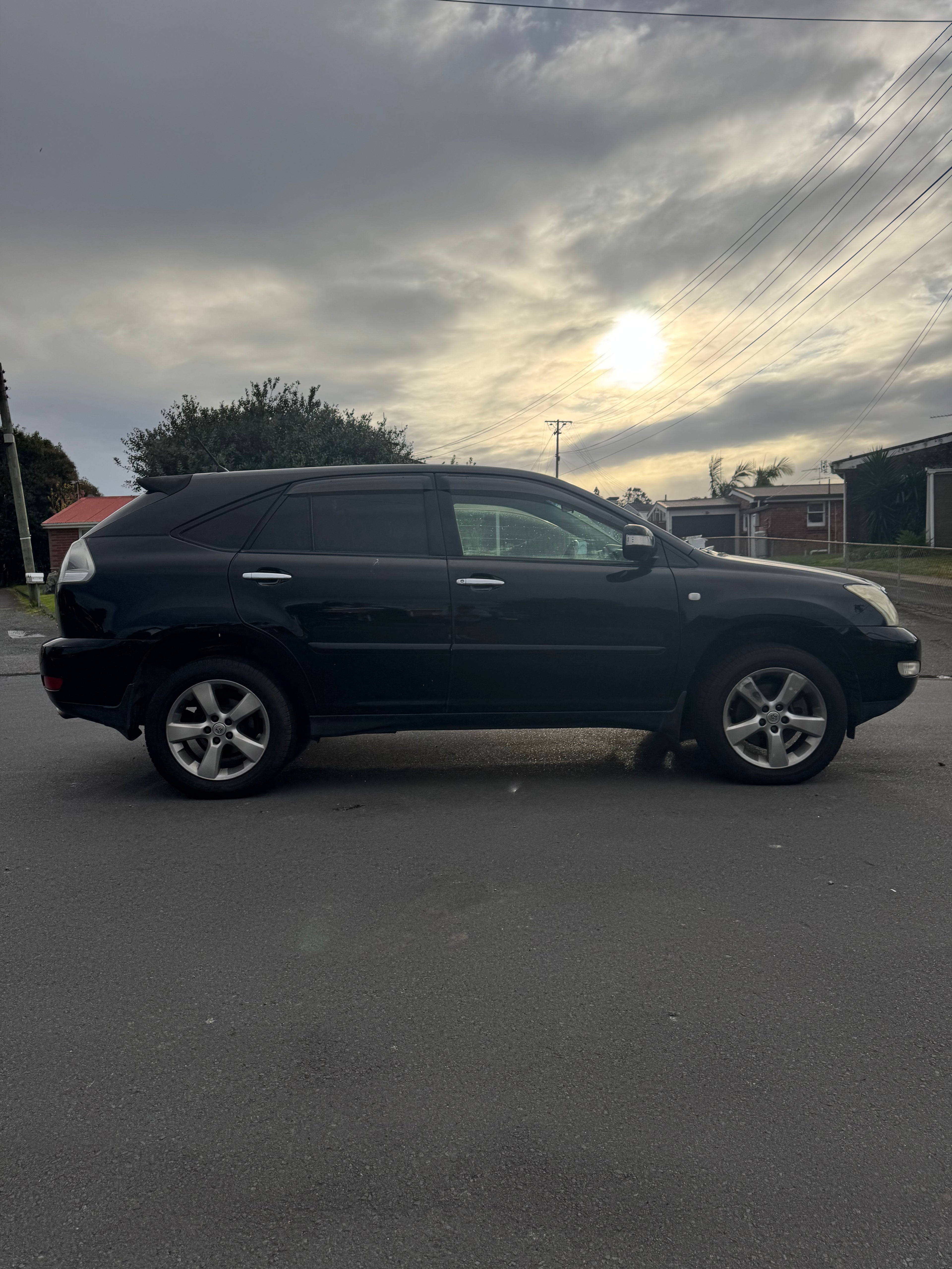 2007 Toyota Harrier 350G - Heated Leather Seats!