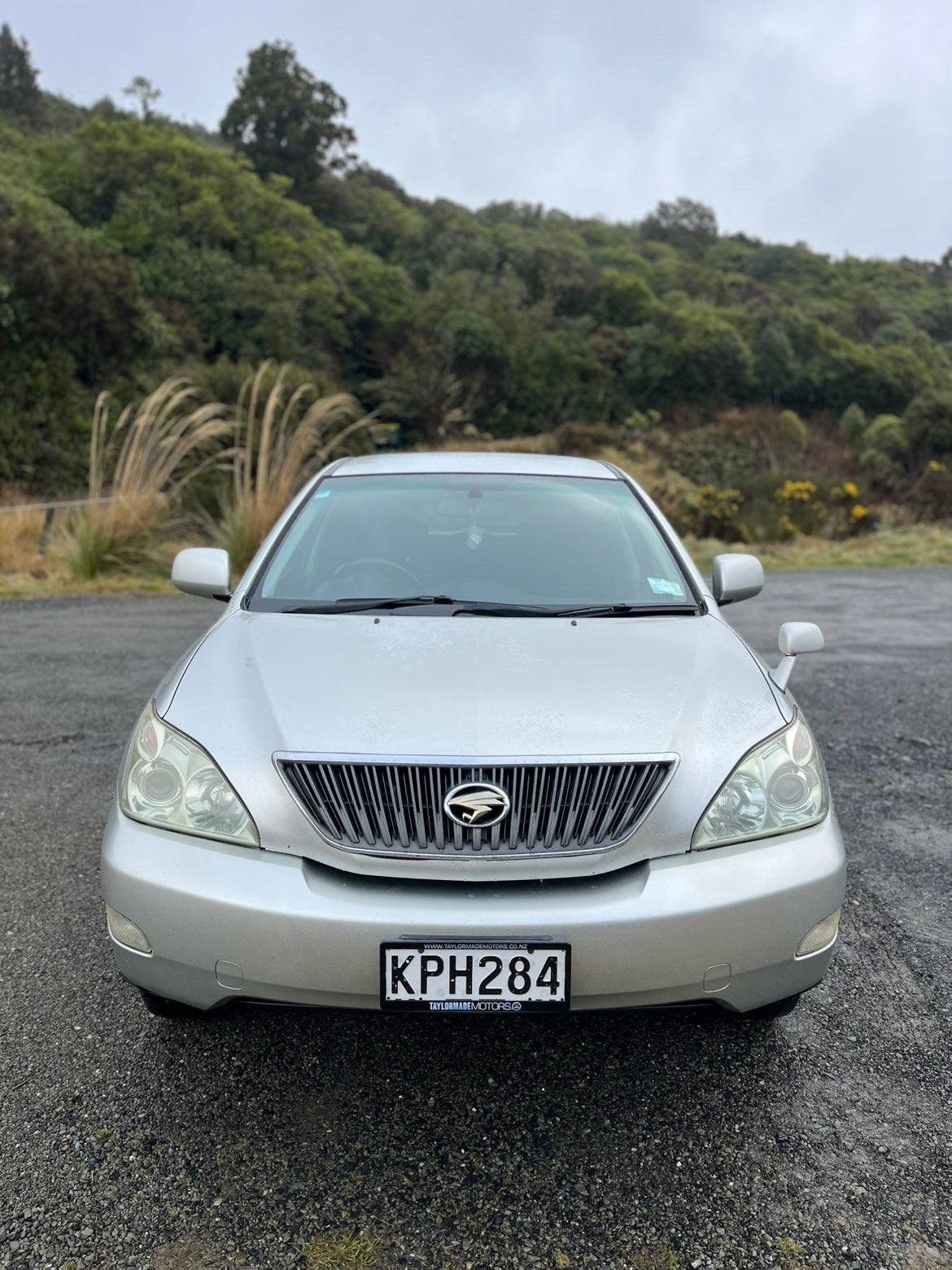 2005 Toyota Harrier 240G AWD - Low Kms!