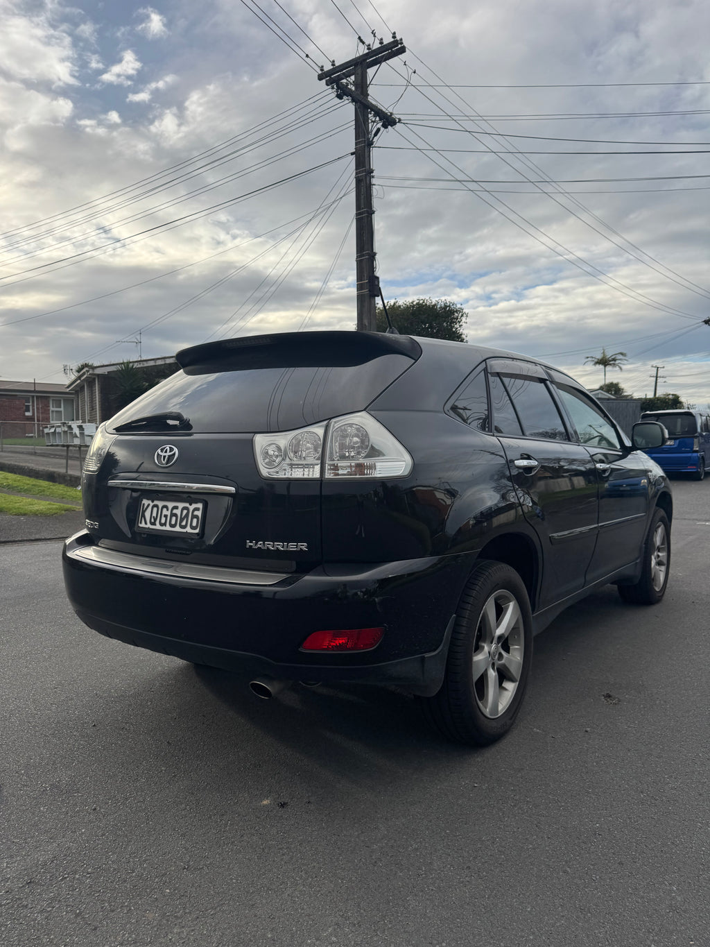 2007 Toyota Harrier 350G - Heated Leather Seats!