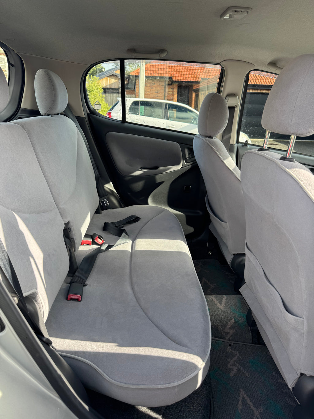 2000 Toyota Vitz Clavia – Low KMs