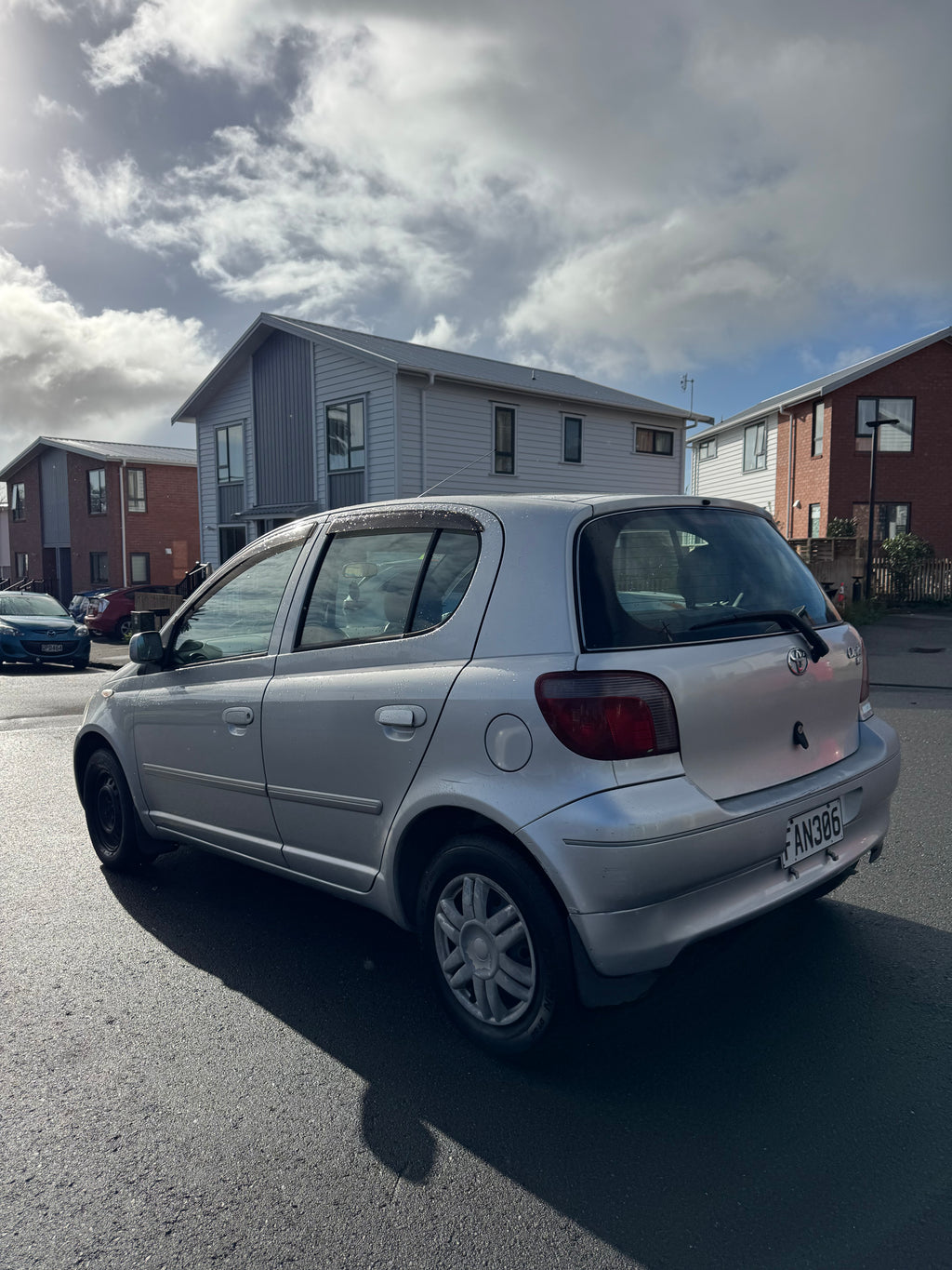2000 Toyota Vitz Clavia – Low KMs