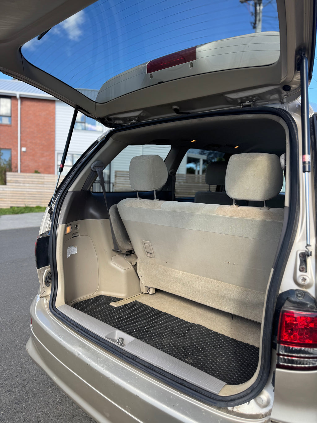 2004 Toyota Estima - G Edition