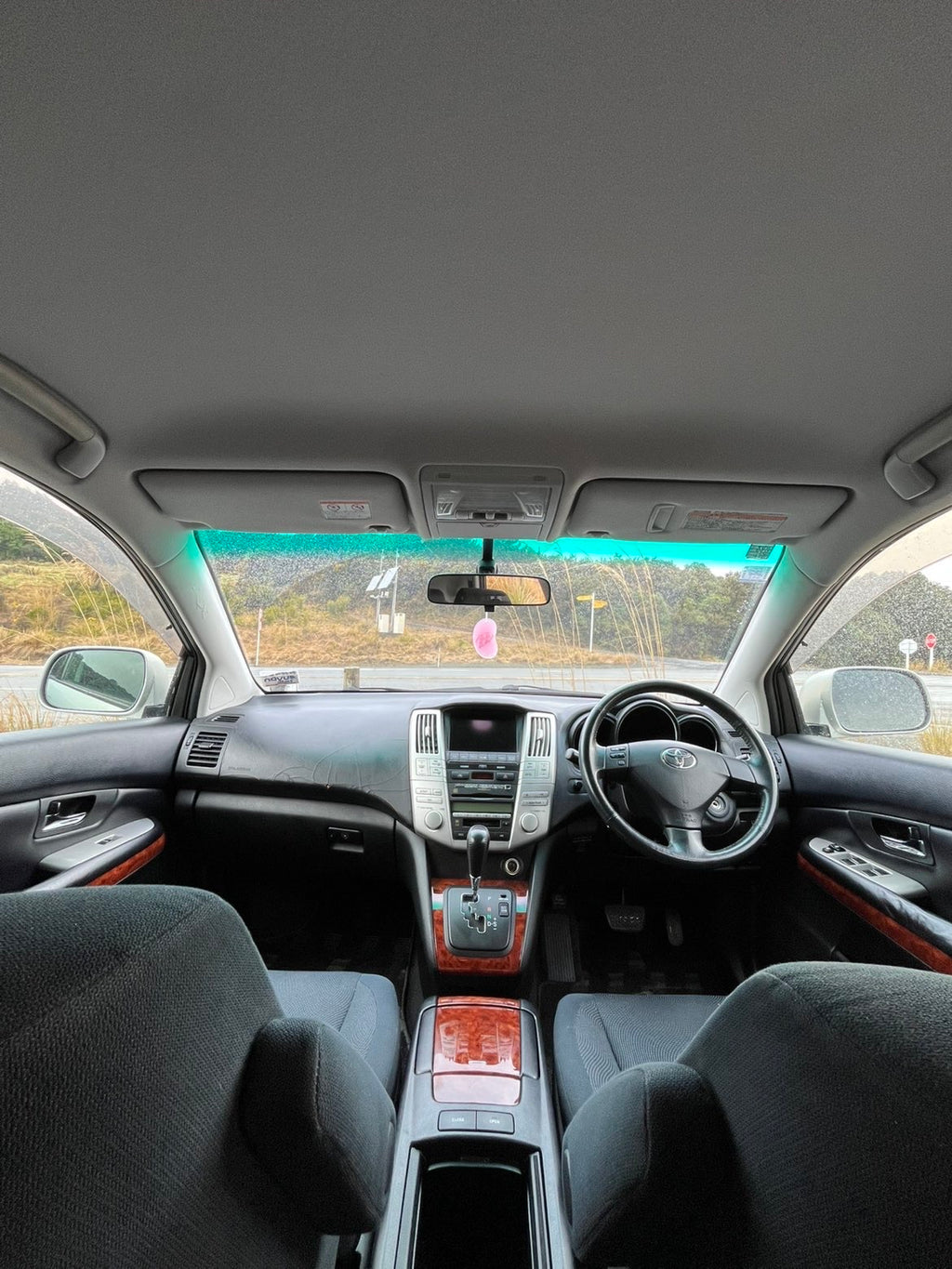 2005 Toyota Harrier 240G AWD - Low Kms!