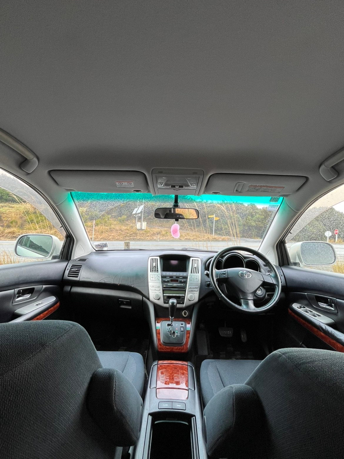 2005 Toyota Harrier 240G AWD - Low Kms!