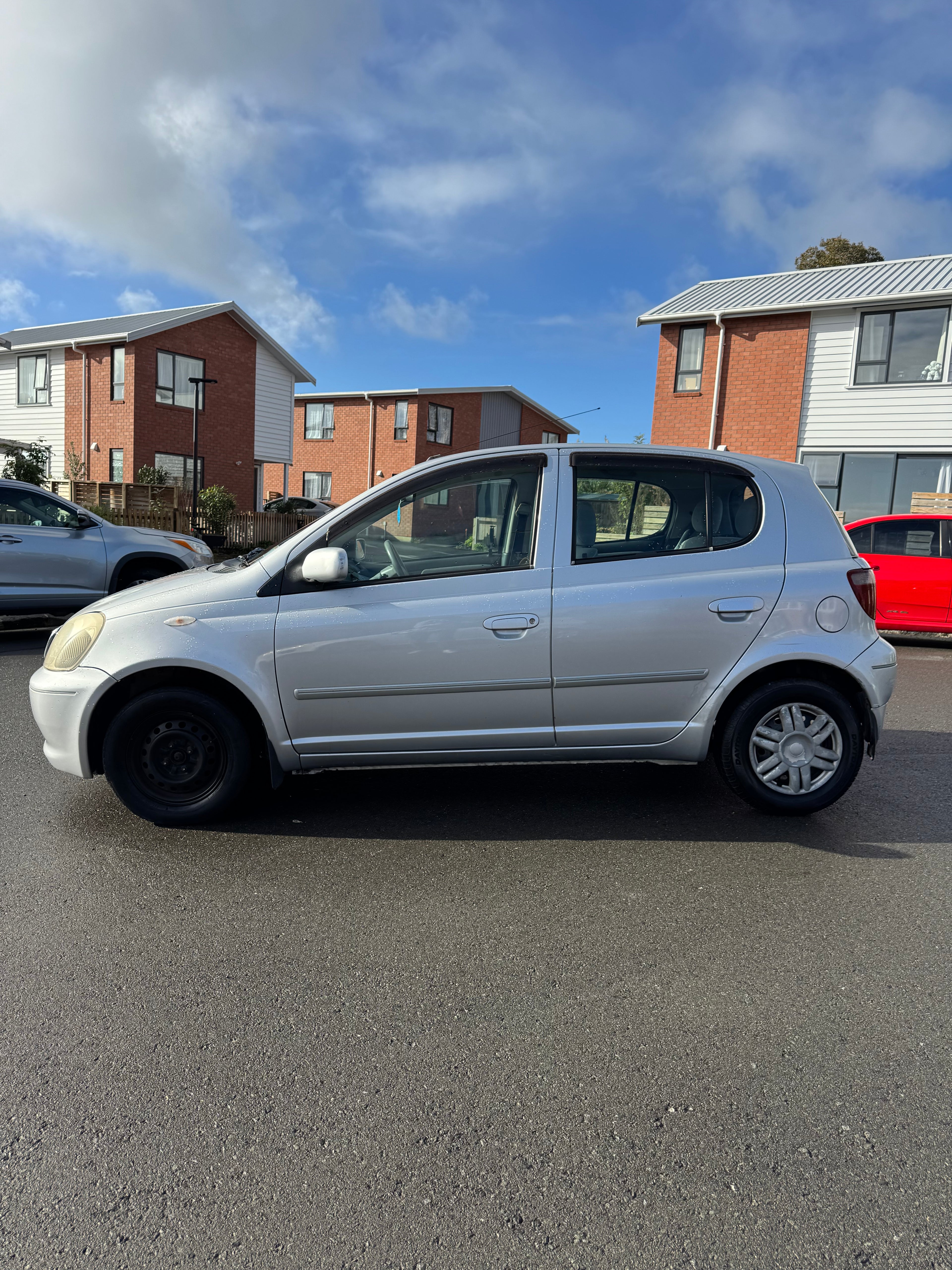 2000 Toyota Vitz Clavia – Low KMs