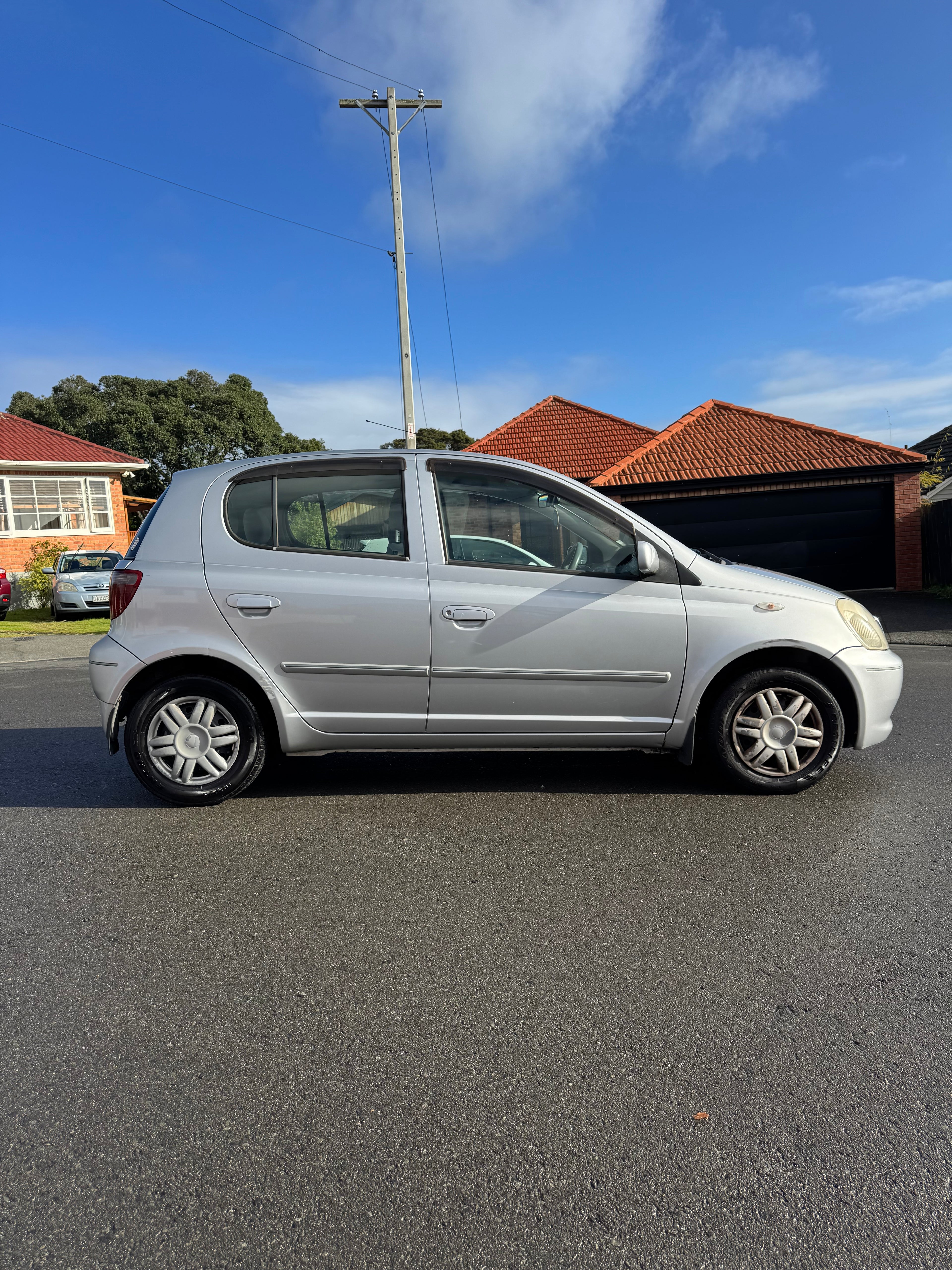 2000 Toyota Vitz Clavia – Low KMs