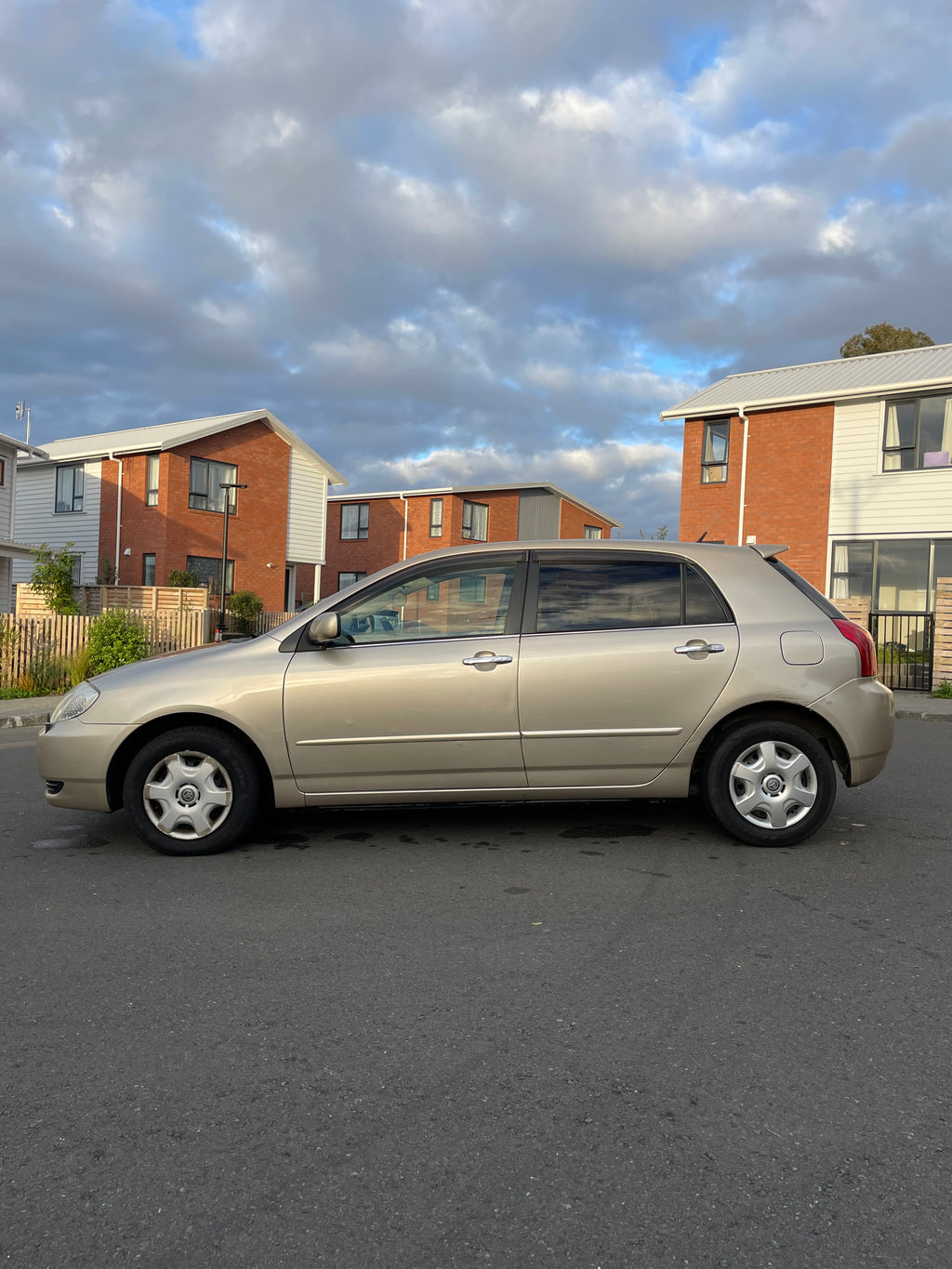 2001 Toyota Corolla Allex - Low Kms!