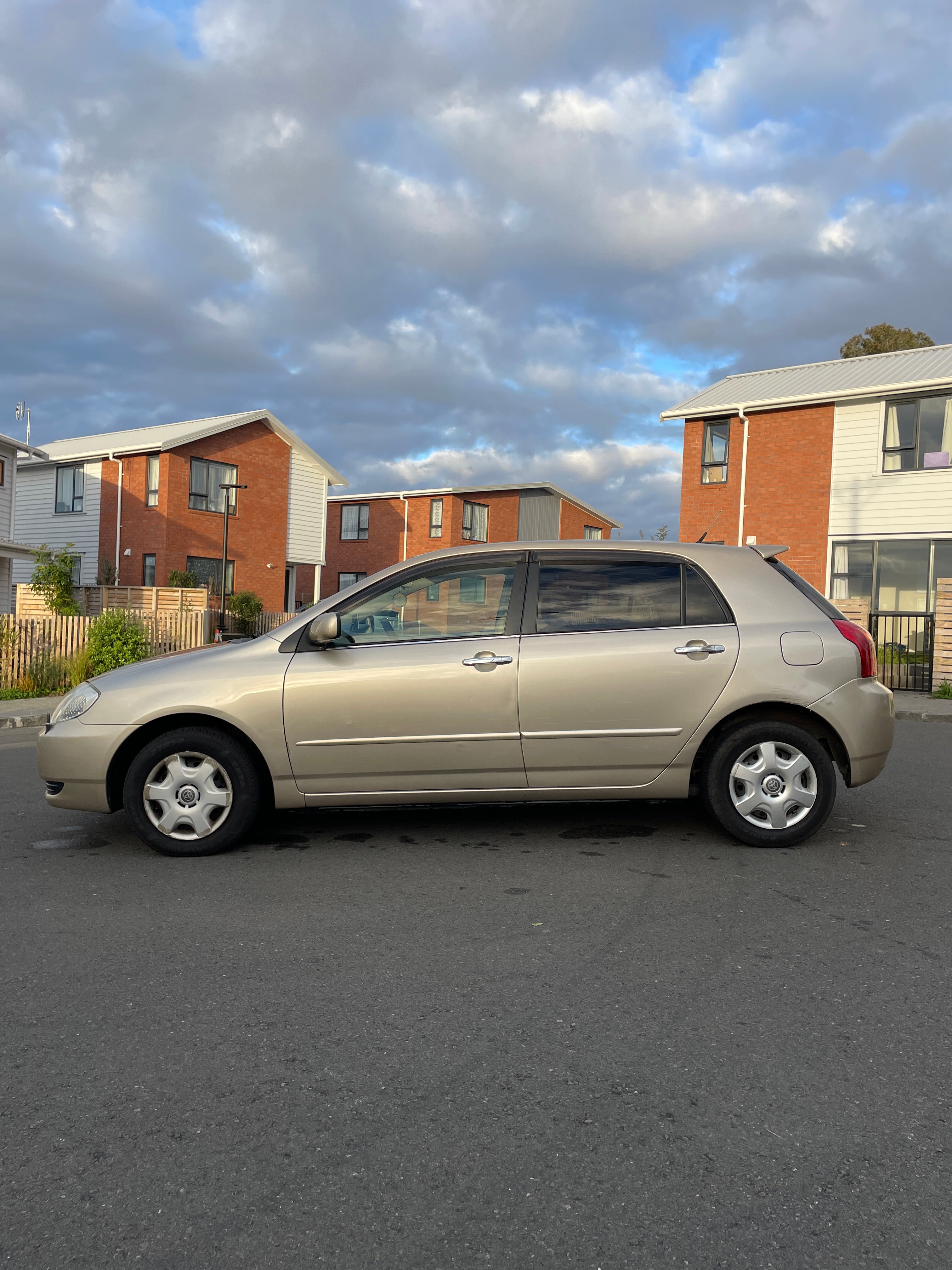 2001 Toyota Corolla Allex - Low Kms!