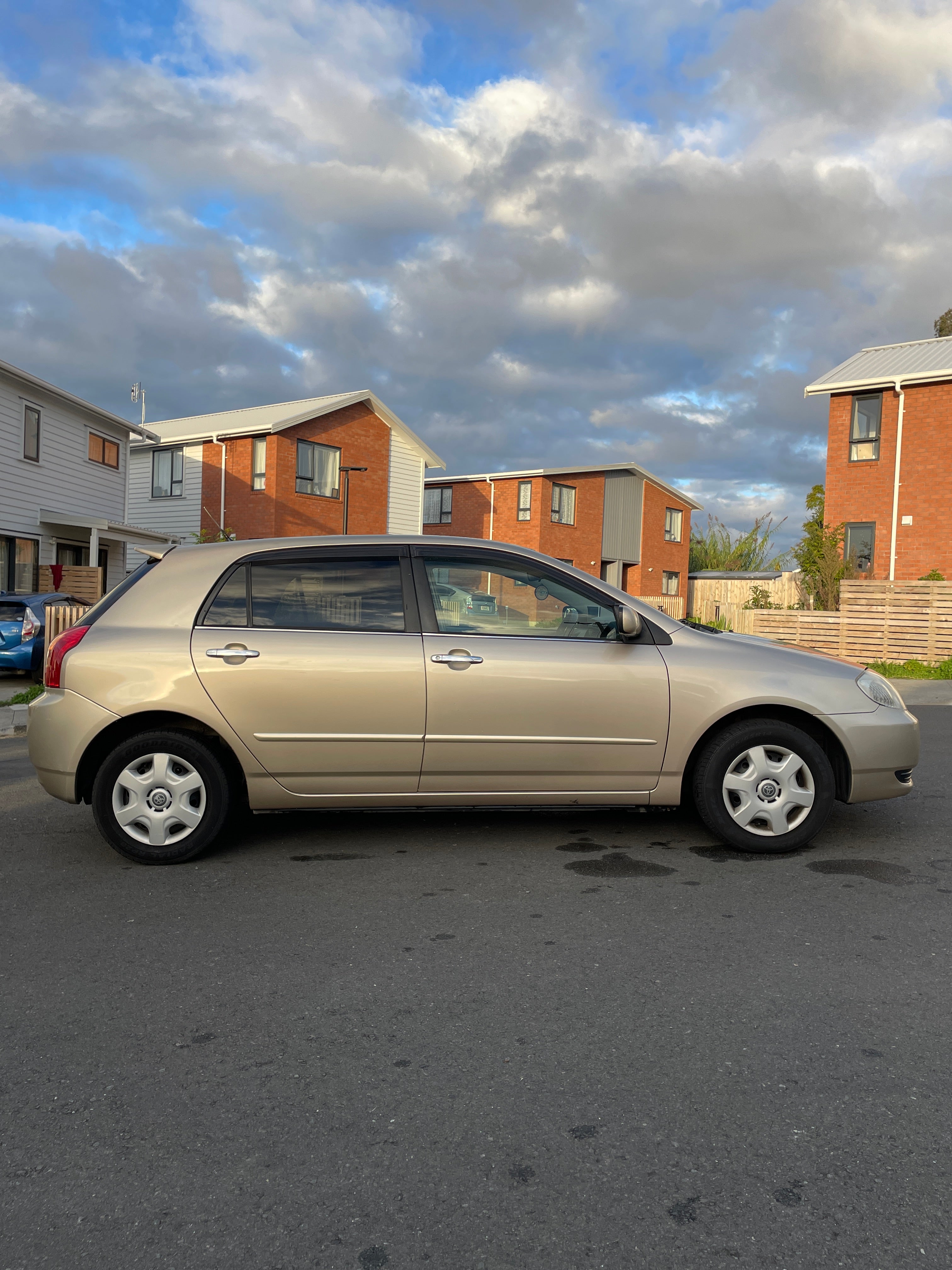 2001 Toyota Corolla Allex - Low Kms!