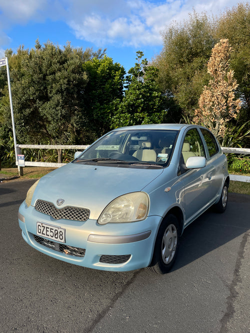 2004 Toyota Vitz
