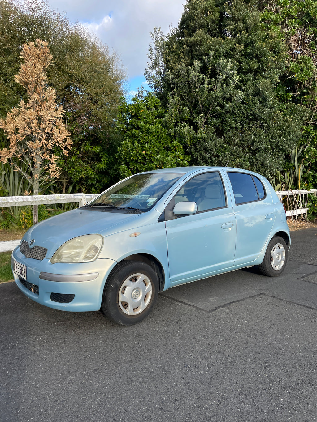 2004 Toyota Vitz