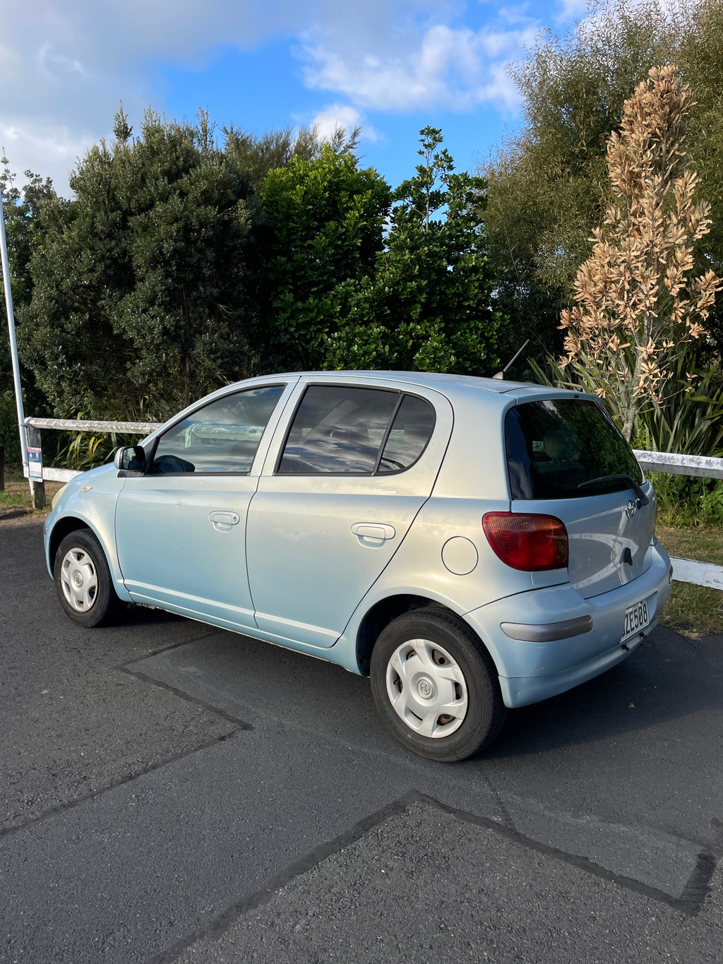 2004 Toyota Vitz