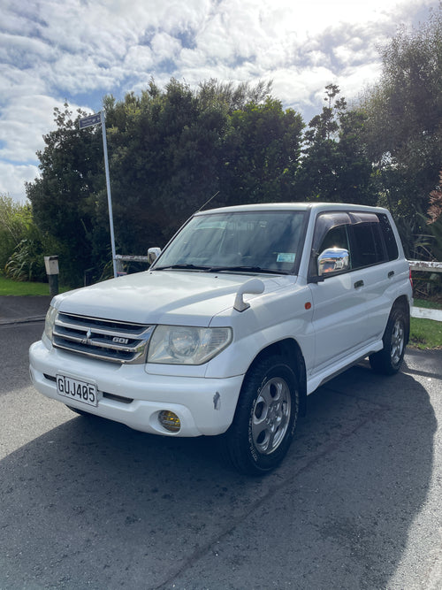 2001 Mitsubishi Pajero