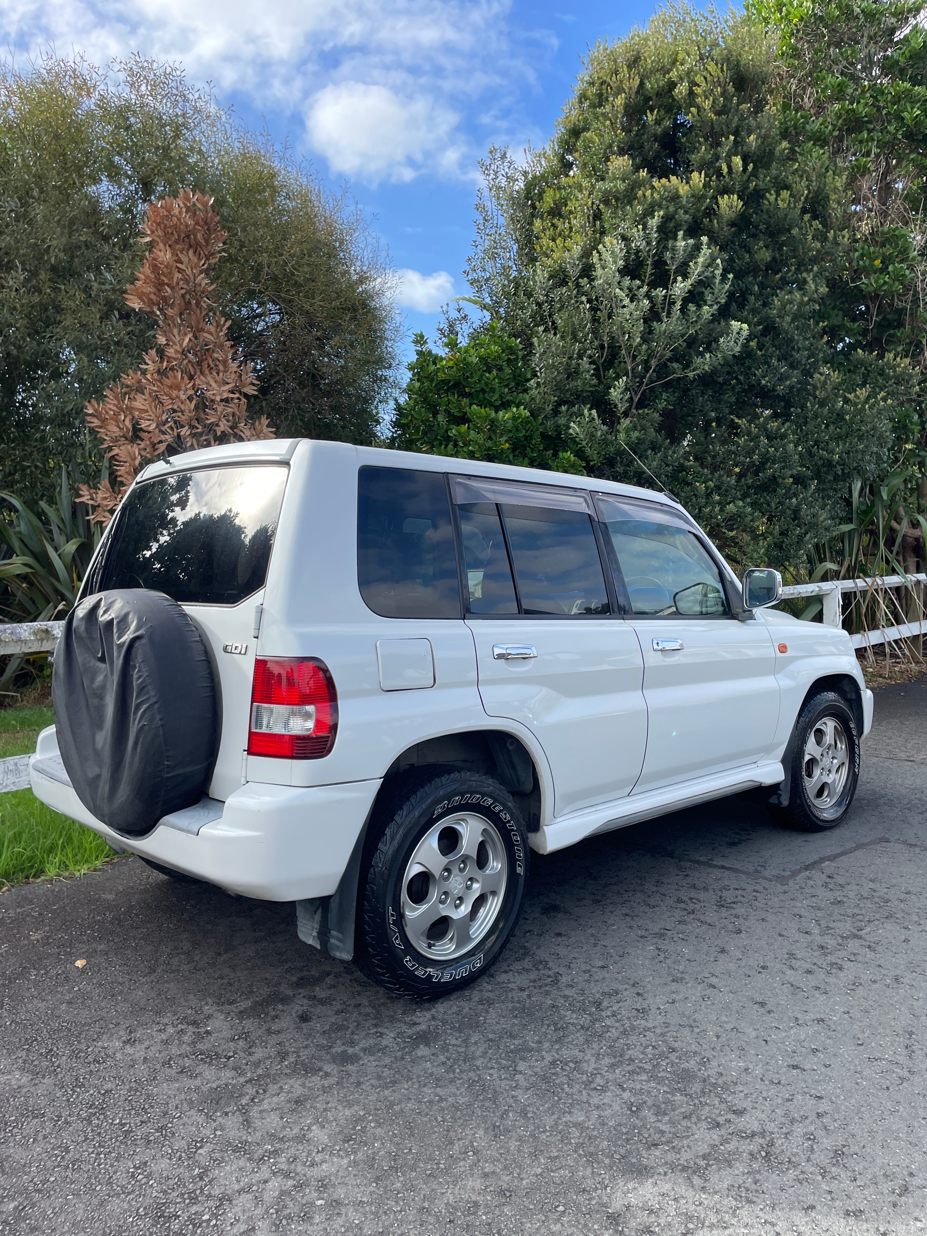 2001 Mitsubishi Pajero
