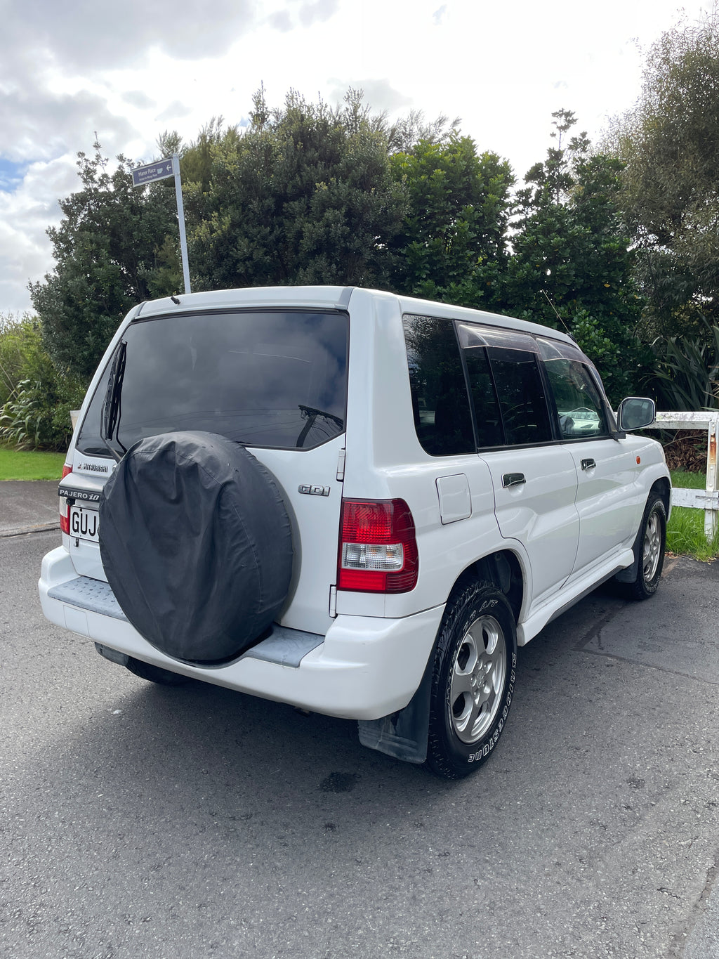 2001 Mitsubishi Pajero