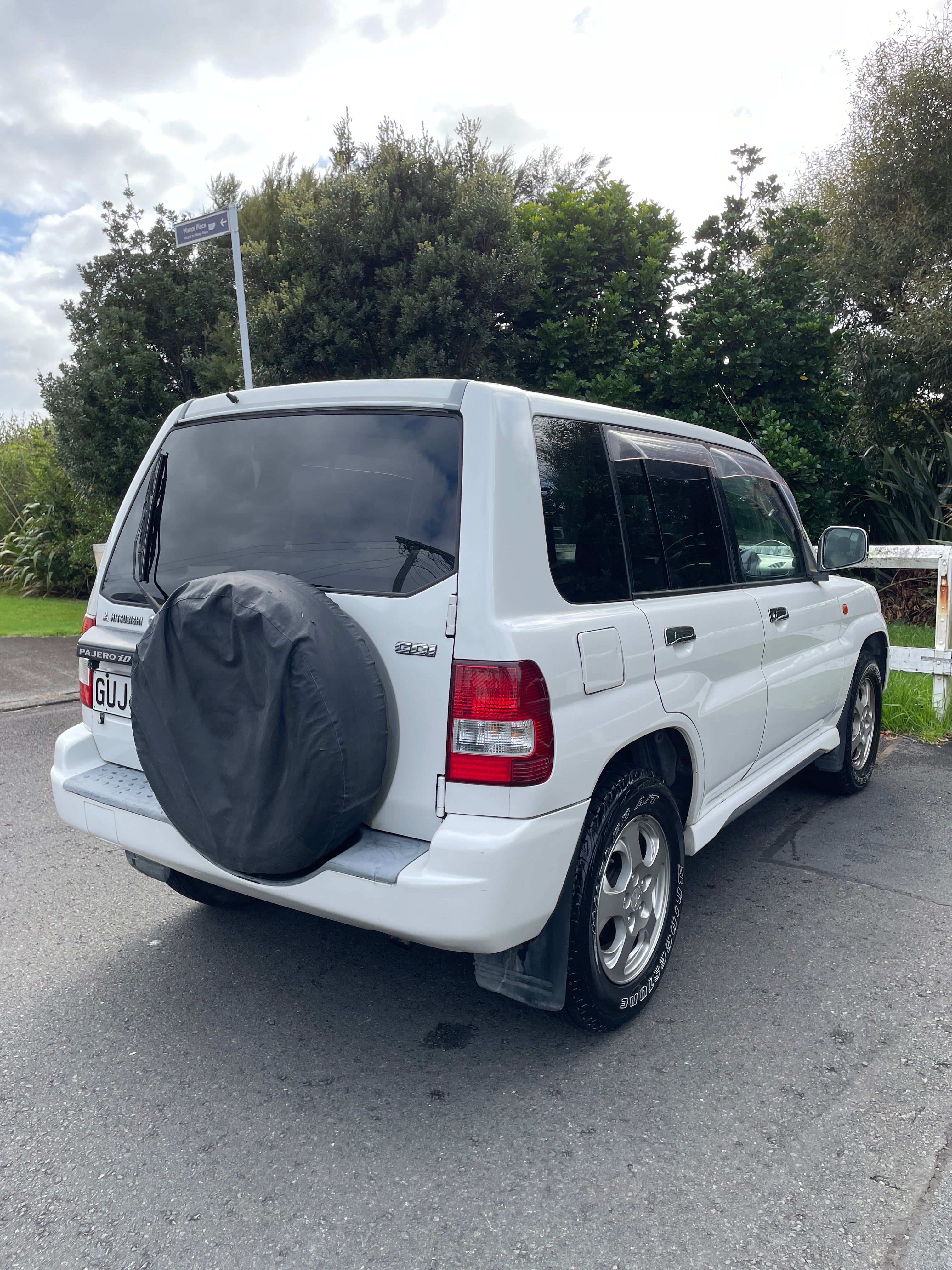 2001 Mitsubishi Pajero