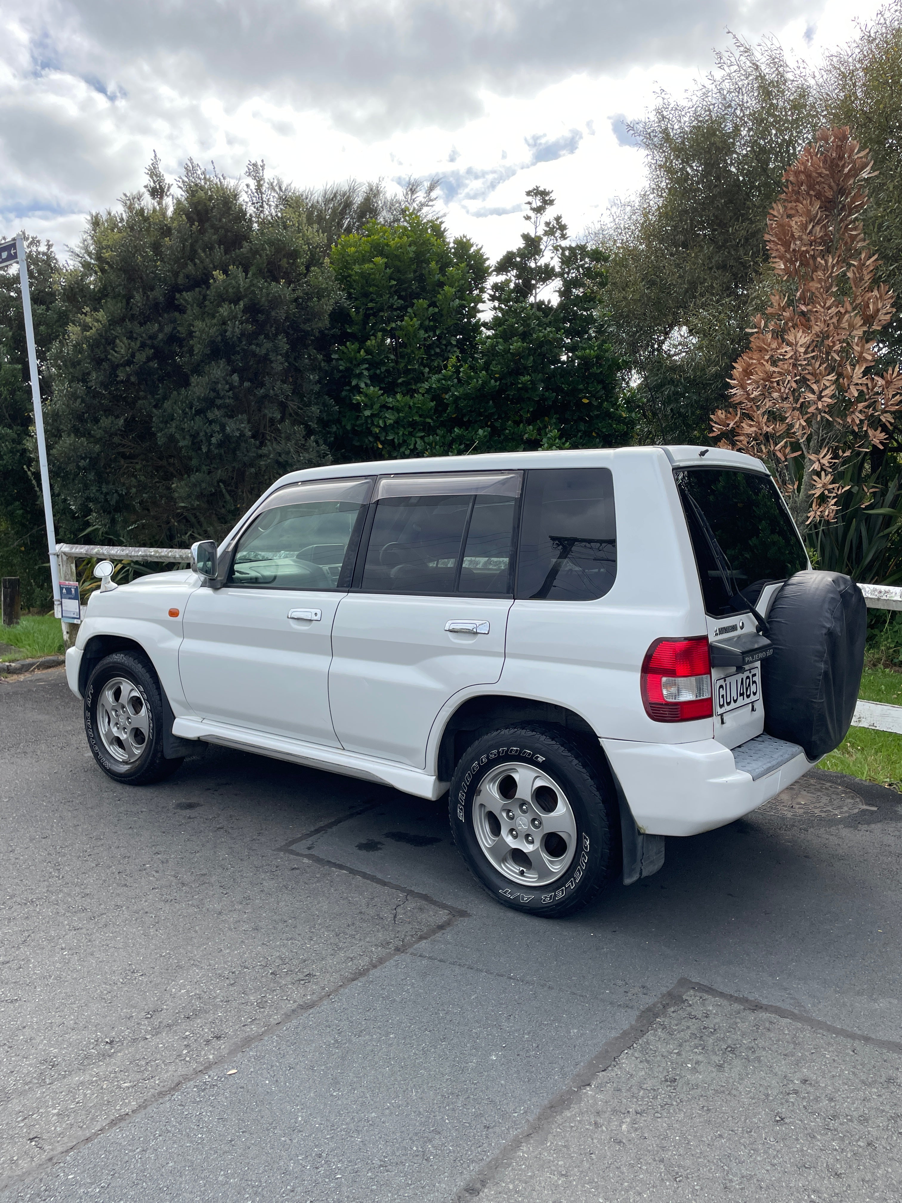 2001 Mitsubishi Pajero