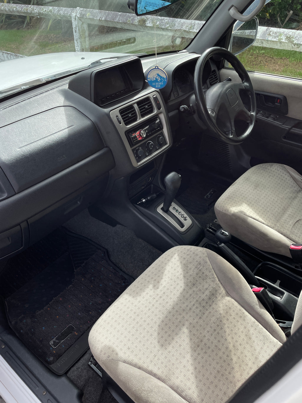 2001 Mitsubishi Pajero